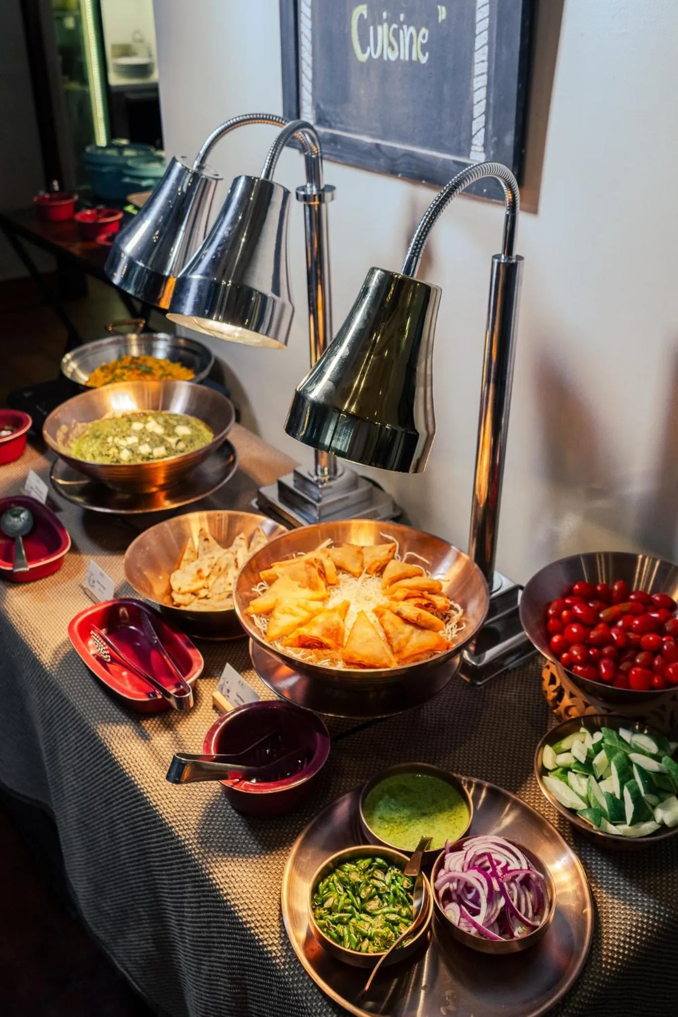 Restaurant/places to eat in Hotel Indigo Bangkok Wireless Road by IHG