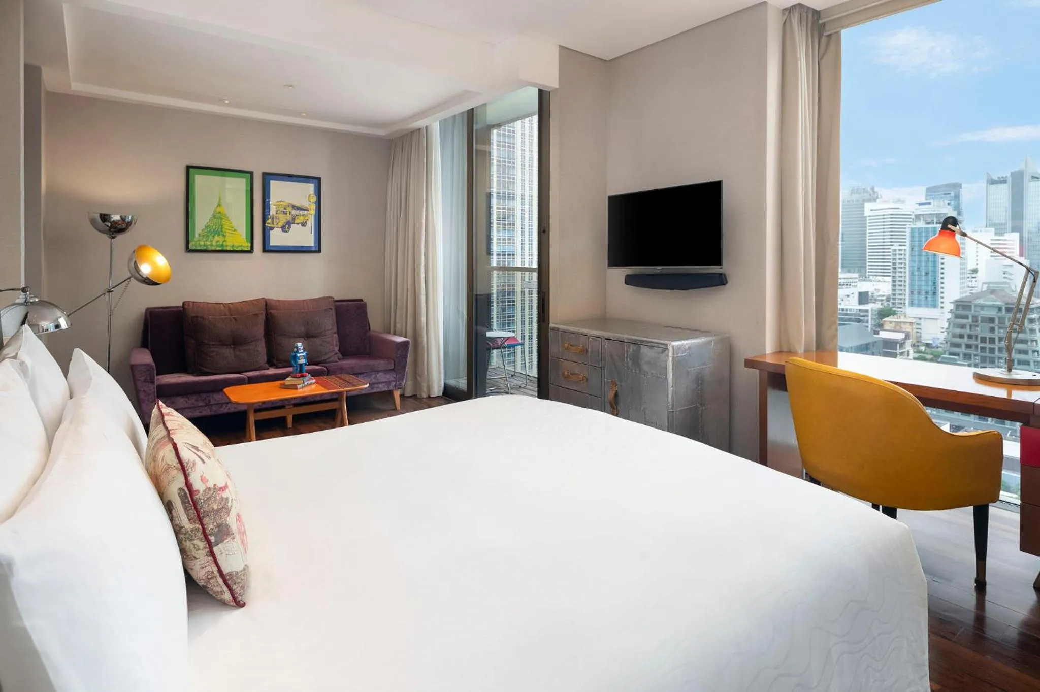 Balcony/Terrace, Bed in Hotel Indigo Bangkok Wireless Road by IHG