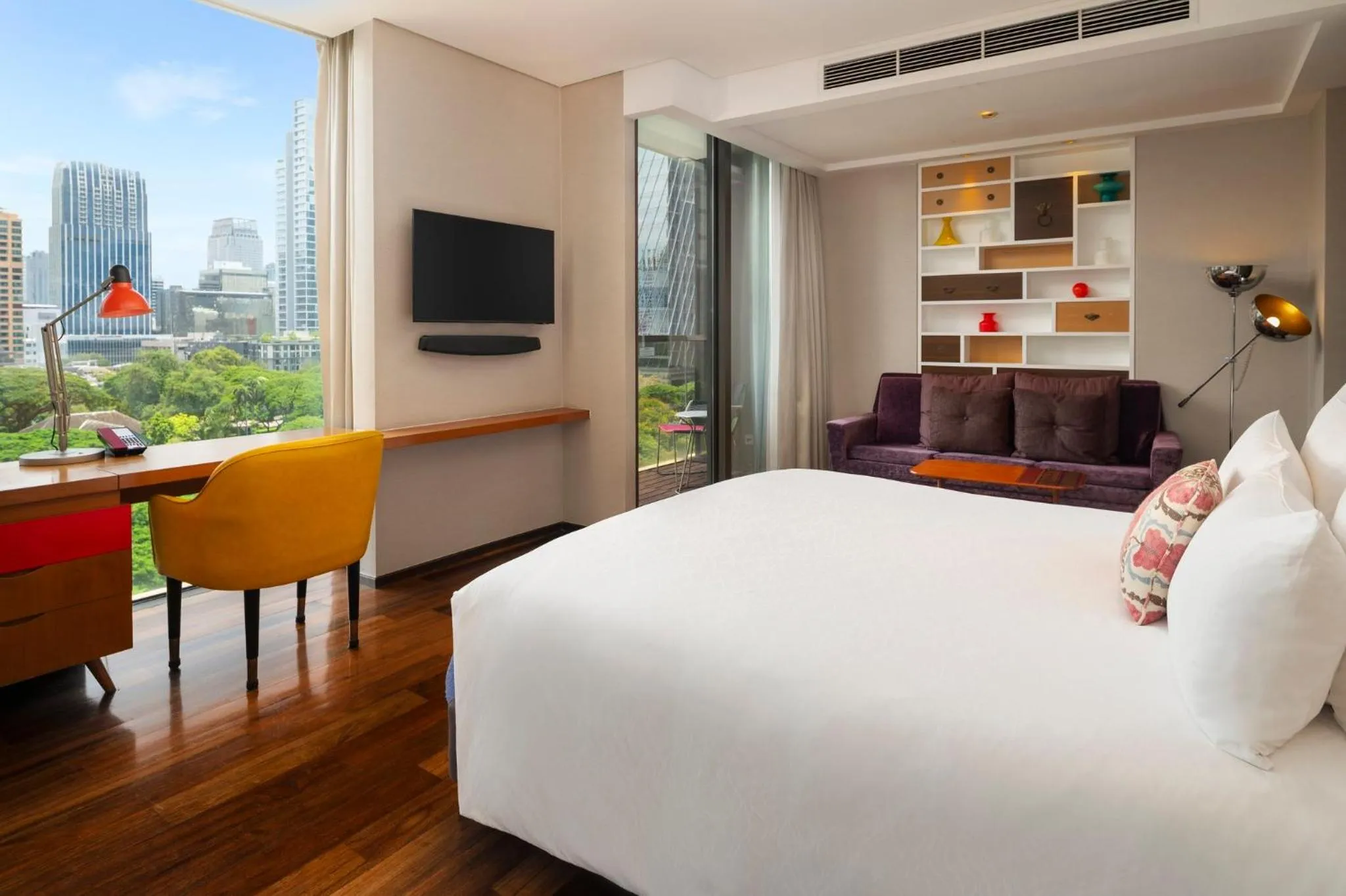 Photo of the whole room, Bed in Hotel Indigo Bangkok Wireless Road by IHG