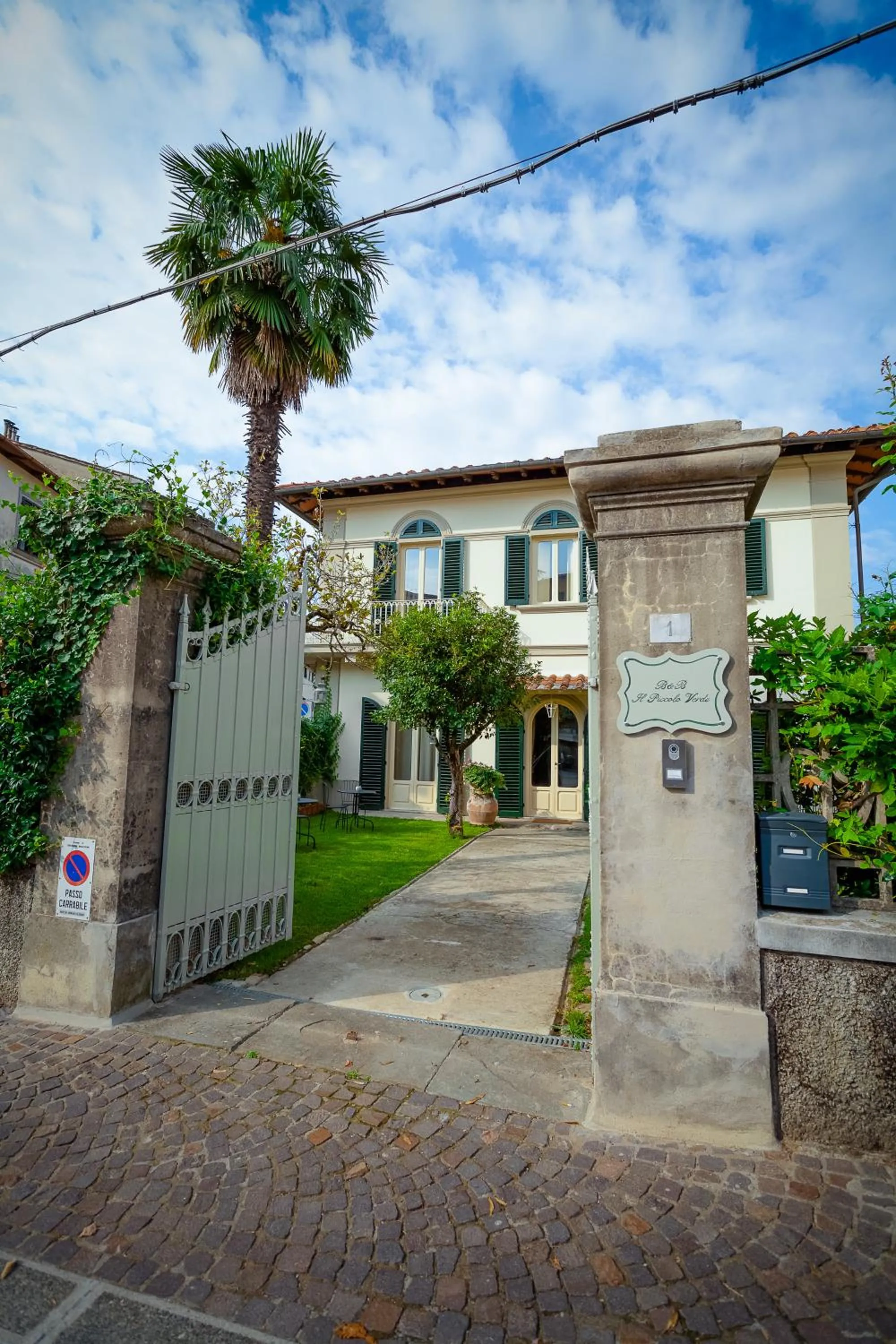 Property building in Il Piccolo Verde Affittacamere