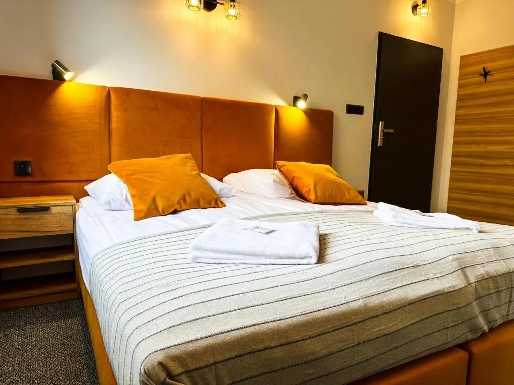 Photo of the whole room, Bed in Hotel Czerwone Korale