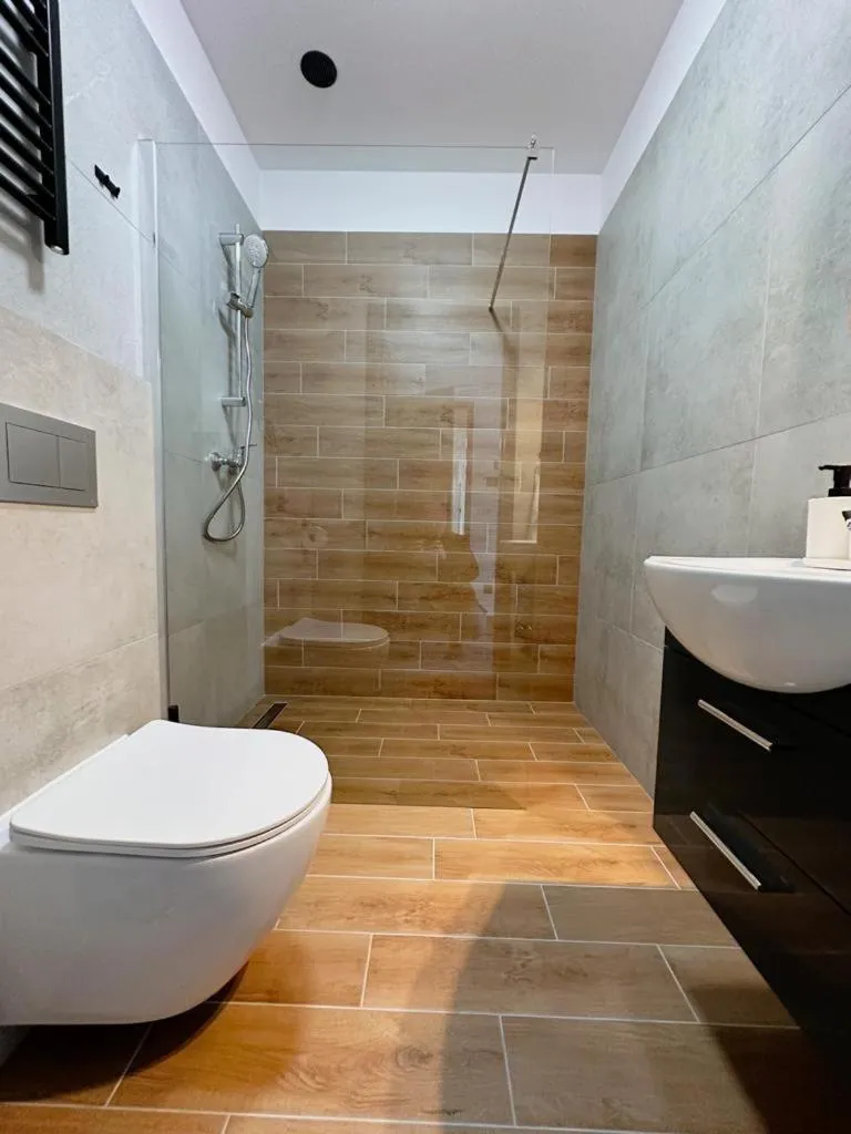 Shower in Hotel Czerwone Korale