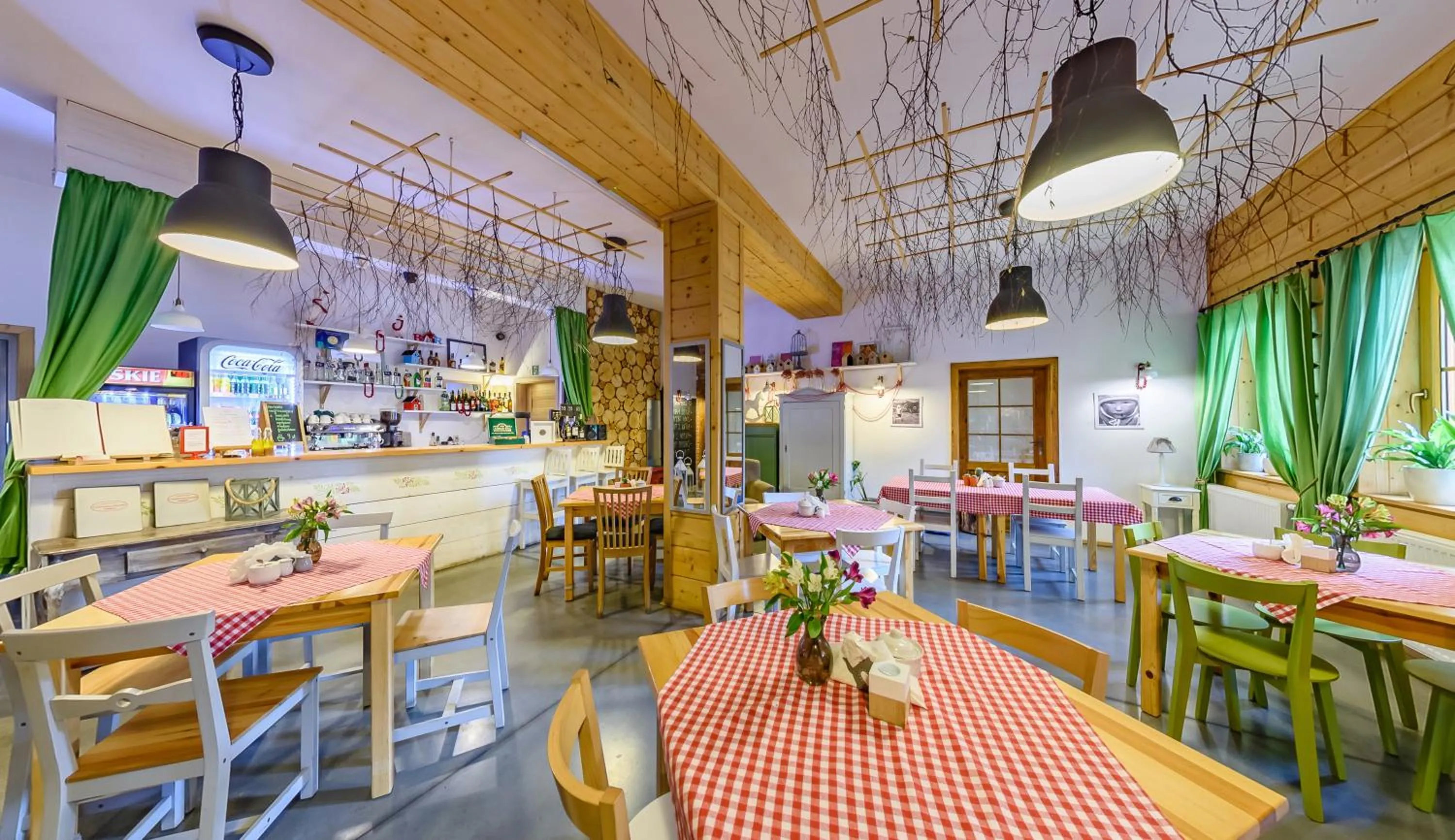 Restaurant/places to eat in Hotel Czerwone Korale