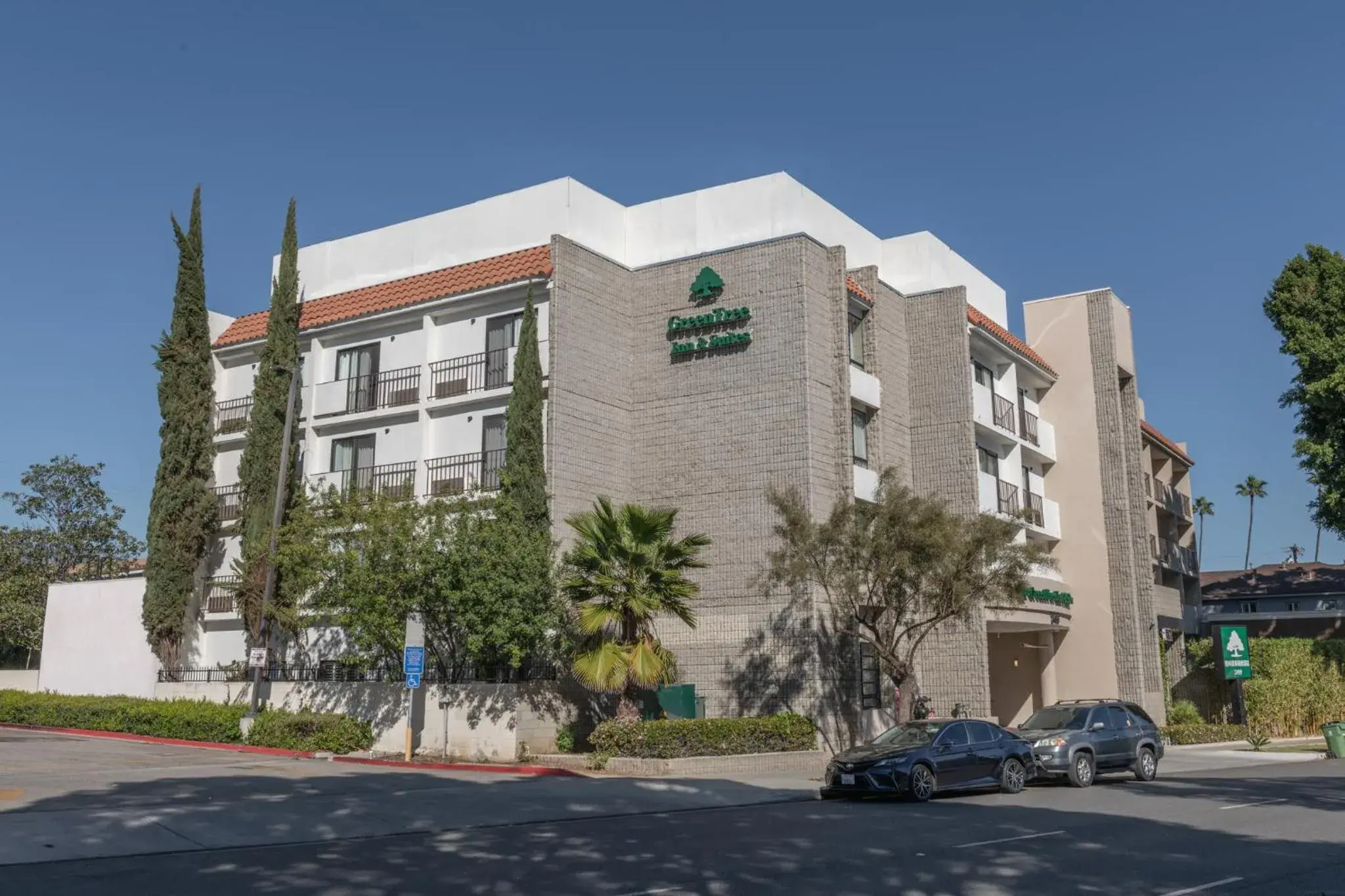 Property building in GreenTree Inn & Suites Los Angeles - Alhambra - Pasadena Property building in GreenTree Inn & Suites Los Angeles - Alhambra - Pasadena