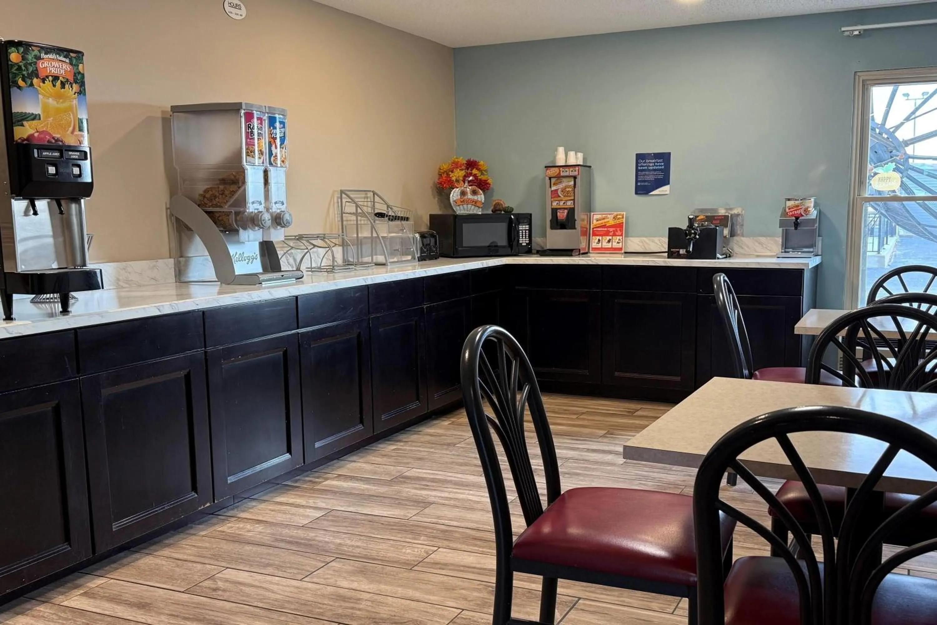 Property building in Super 8 by Wyndham Evansville North