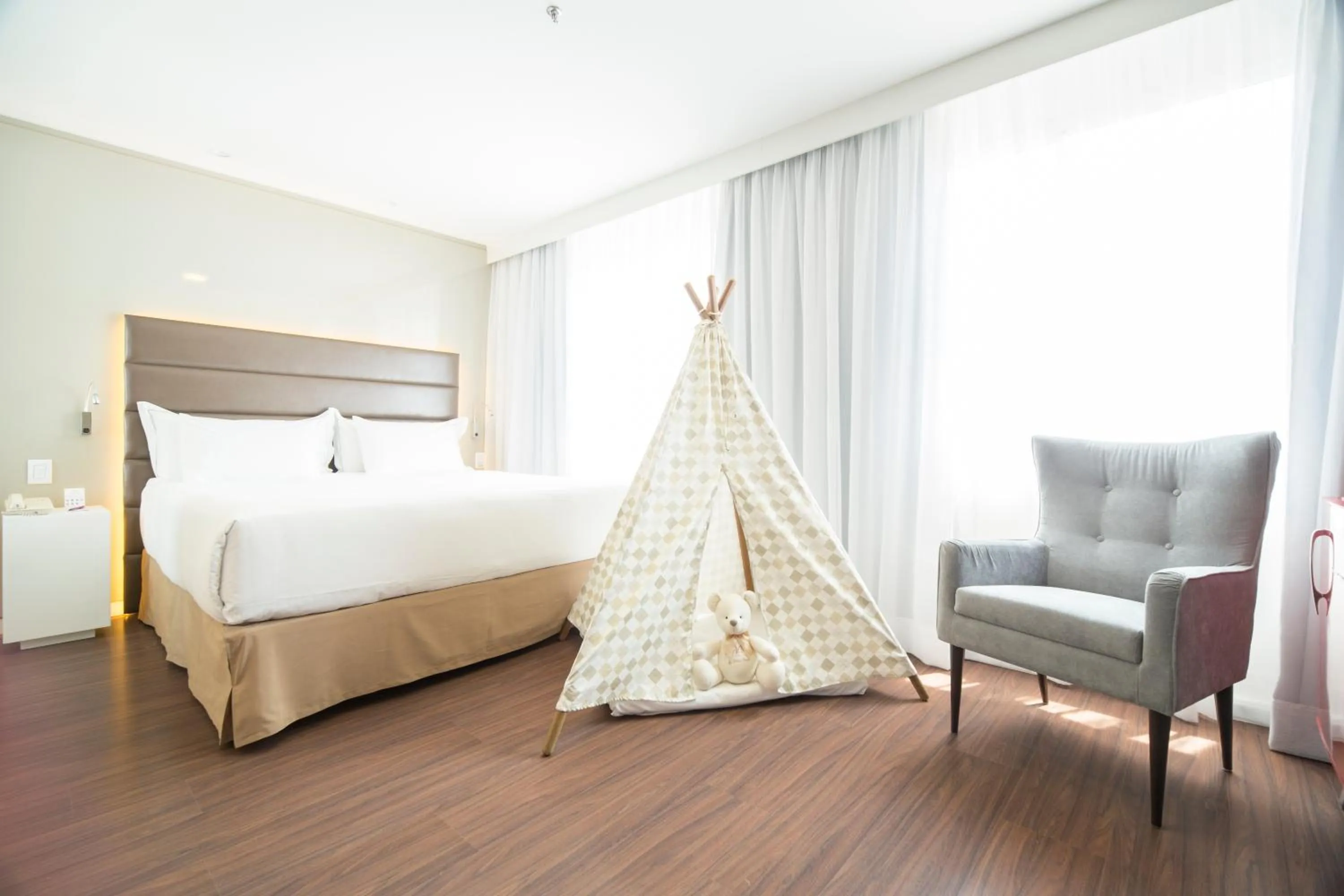 Photo of the whole room, Bed in Mercure Sao Paulo Vila Olimpia