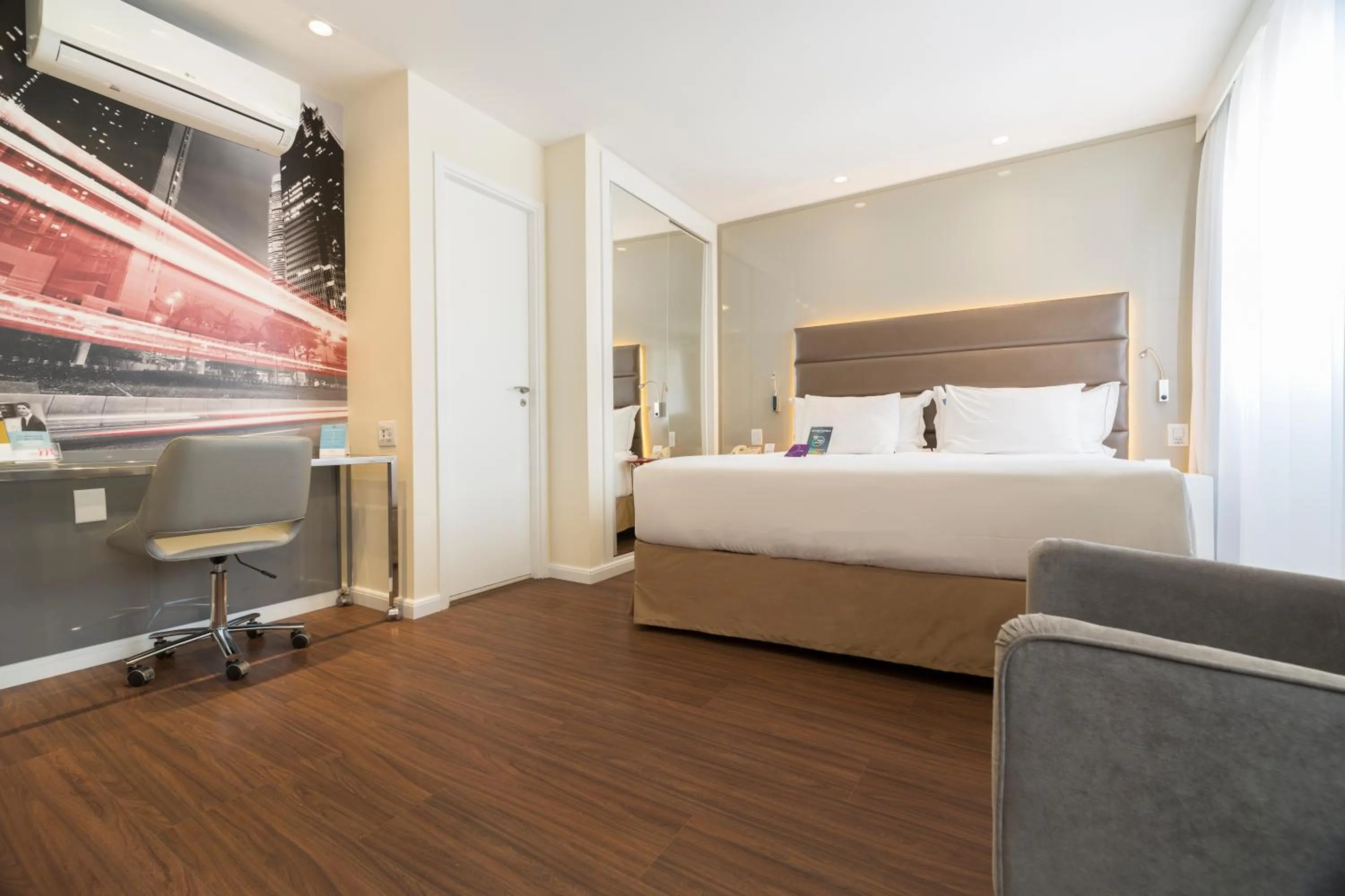 Photo of the whole room, Bed in Mercure Sao Paulo Vila Olimpia