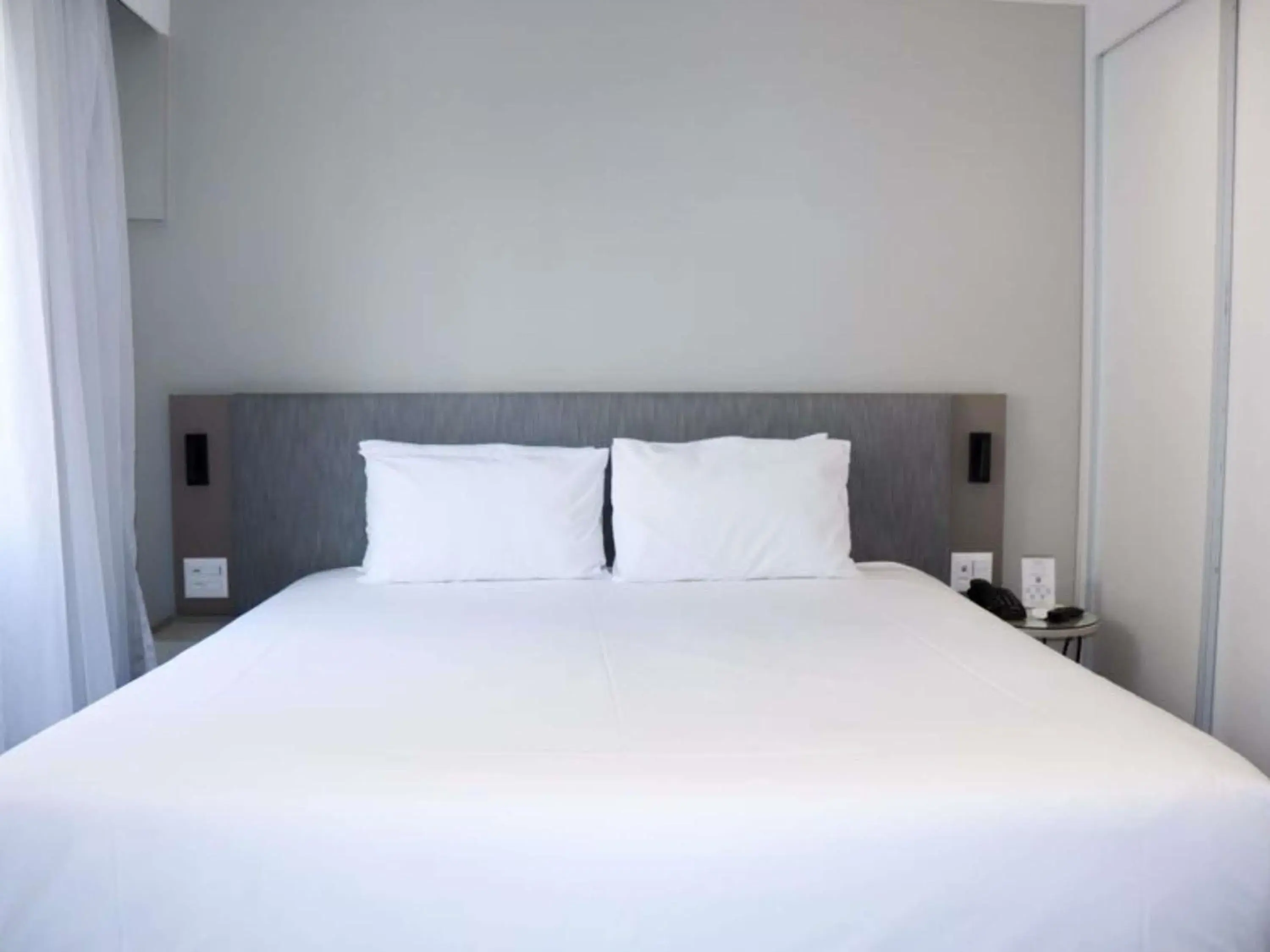 Deluxe Double Room - single occupancy in Mercure Sao Paulo Vila Olimpia Deluxe Double Room - single occupancy in Mercure Sao Paulo Vila Olimpia