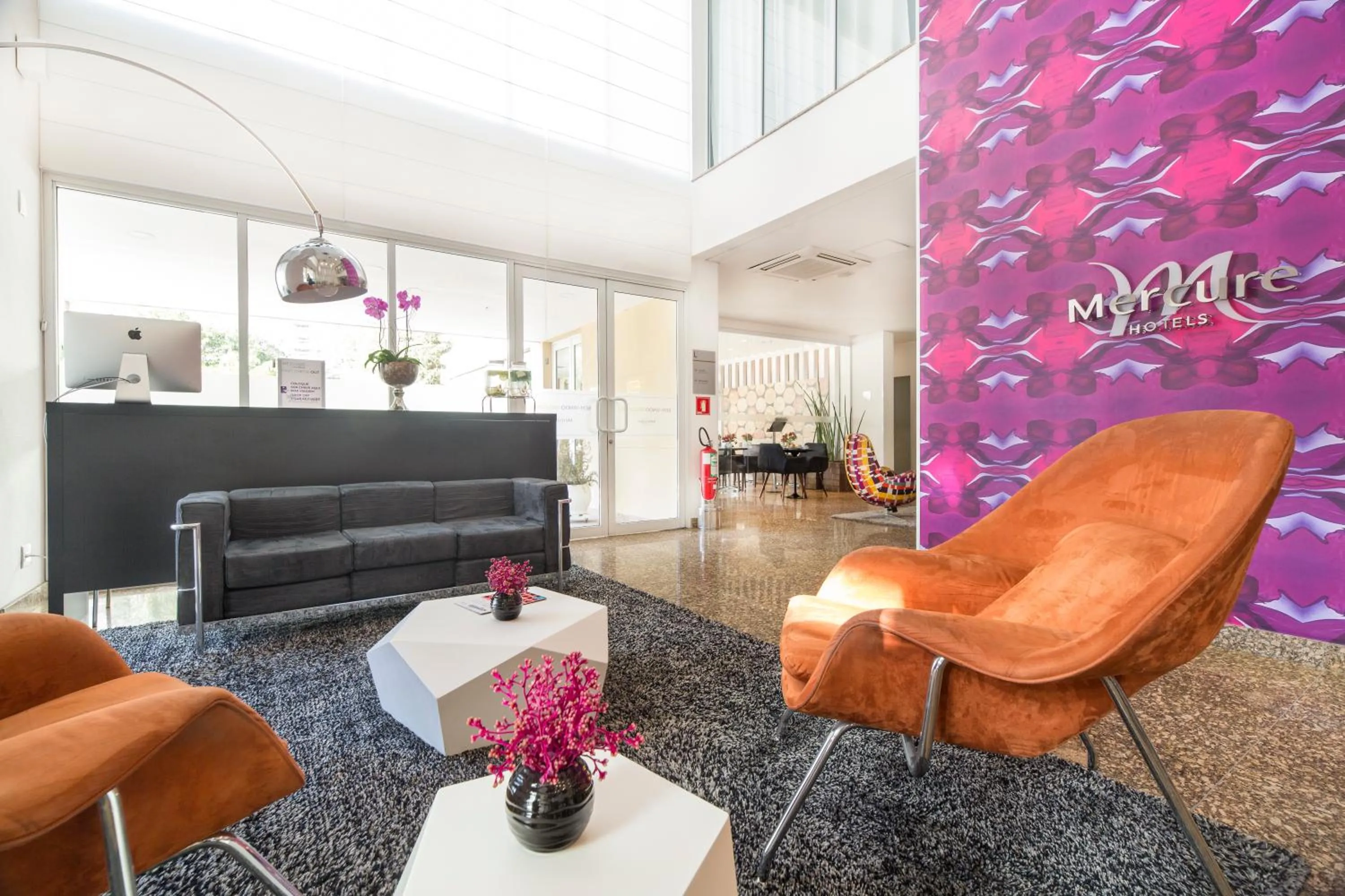 Facade/entrance in Mercure Sao Paulo Vila Olimpia