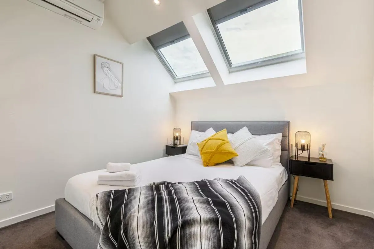 Luxurious Modern 2 Bedroom 2 Bathroom Apartment