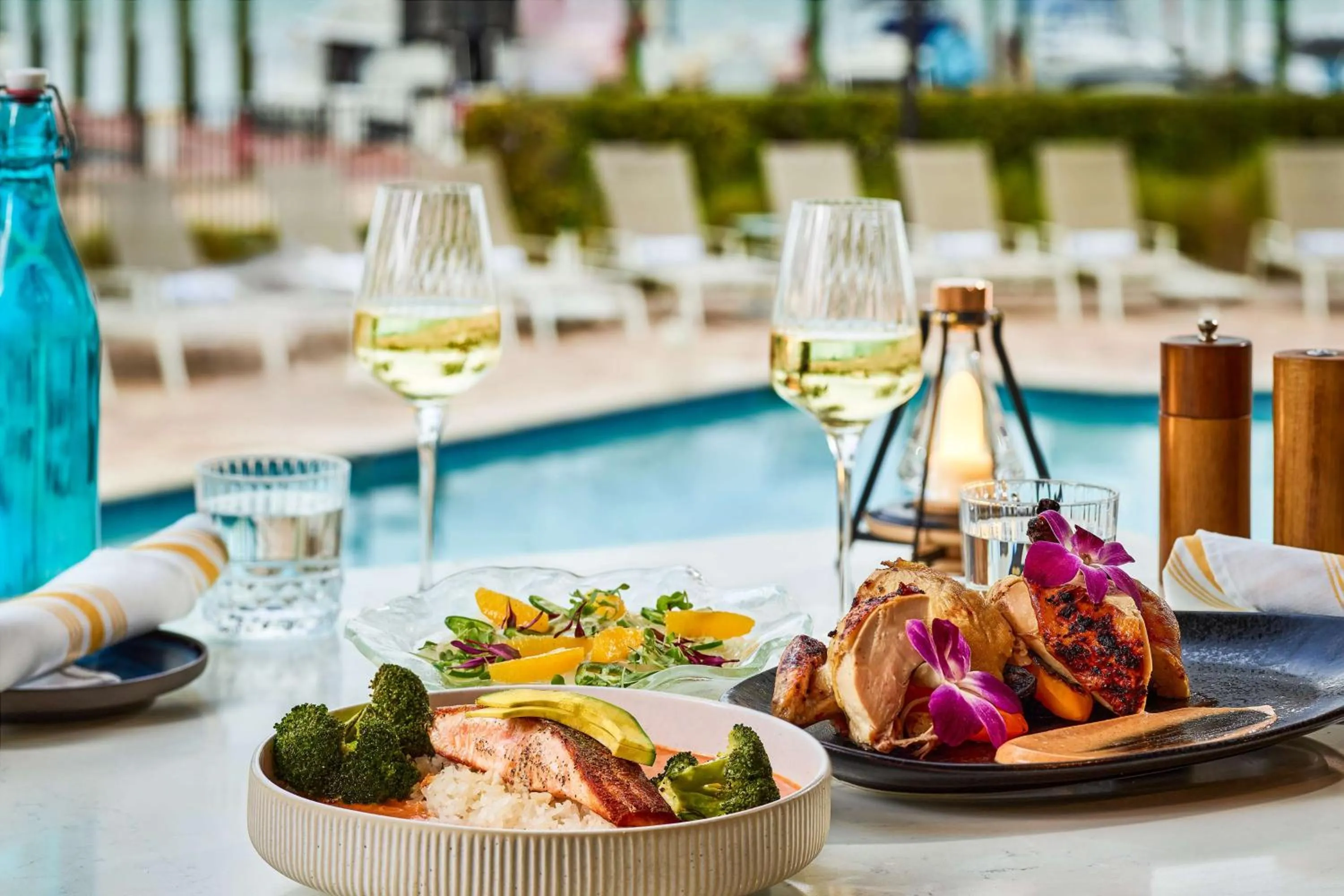 Restaurant/places to eat in Faro Blanco Resort Marathon Florida Keys, Curio by Hilton