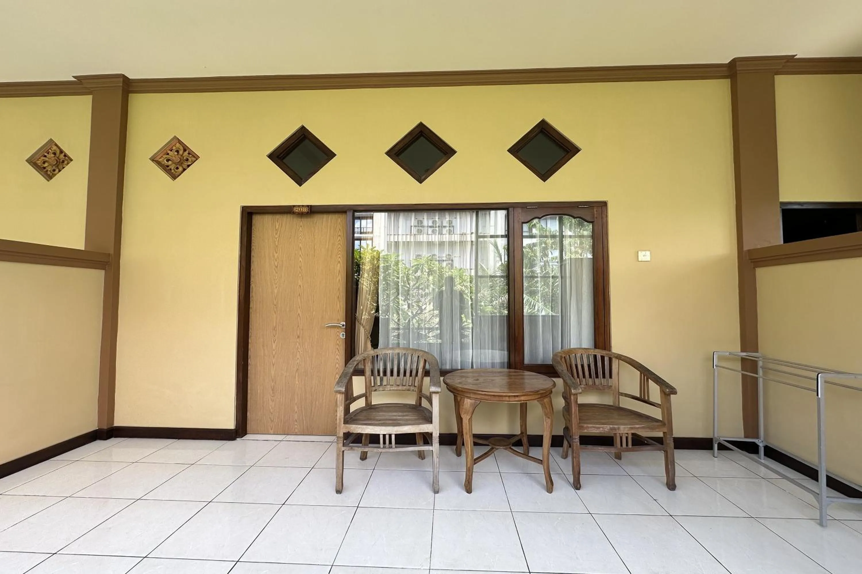 Seating area in Taxa Raya Guest House