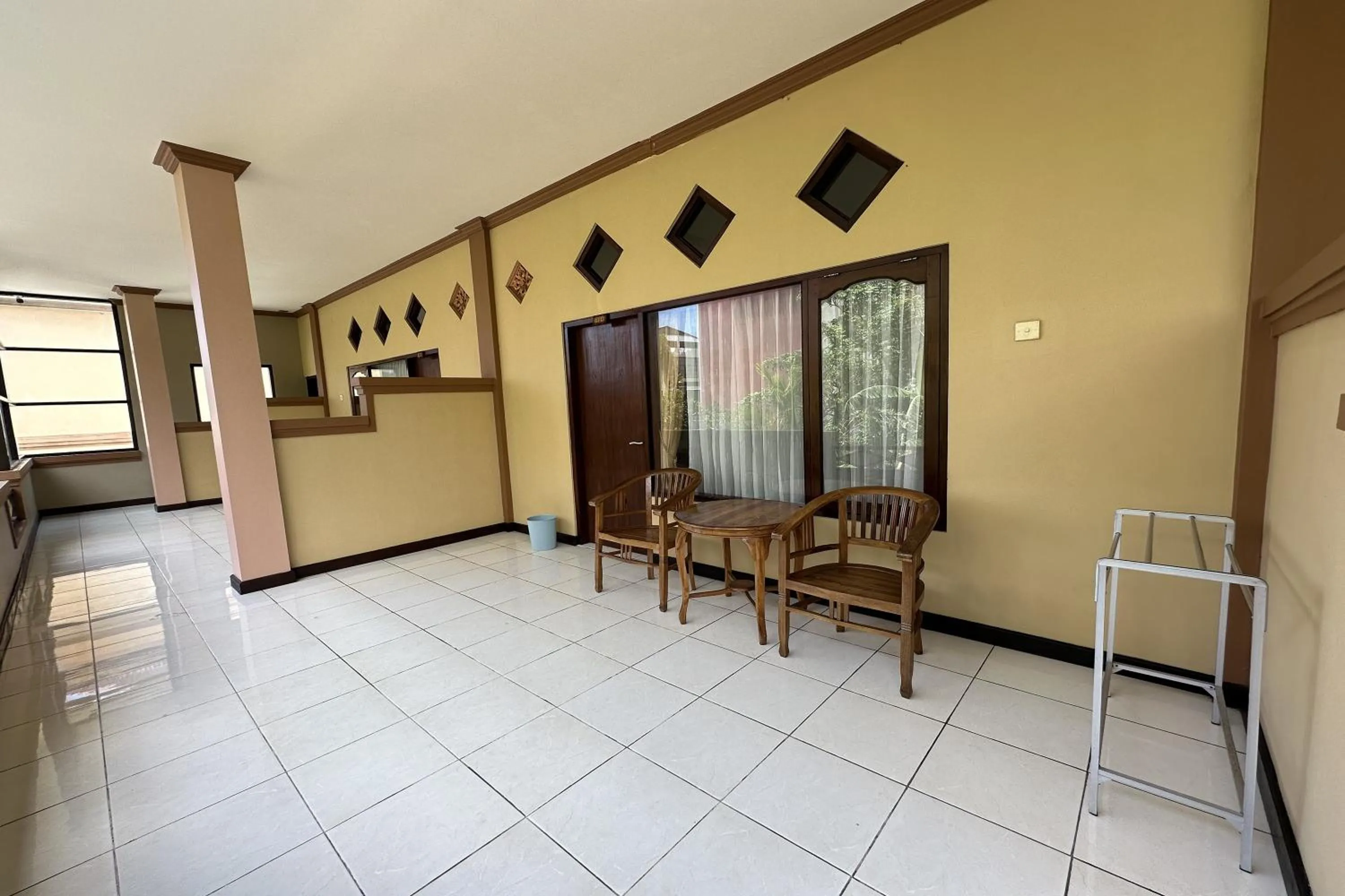 Seating area in Taxa Raya Guest House