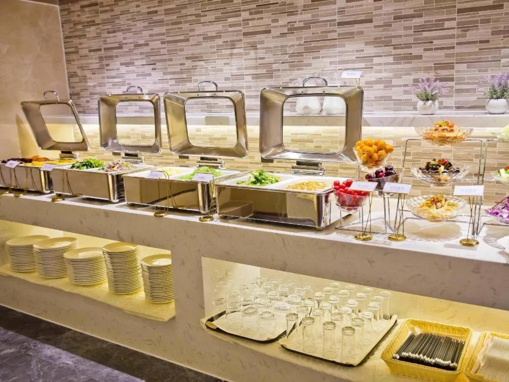 Lavande Hotel Shenzhen Dongmen Shuibeicuizhu Metro Station