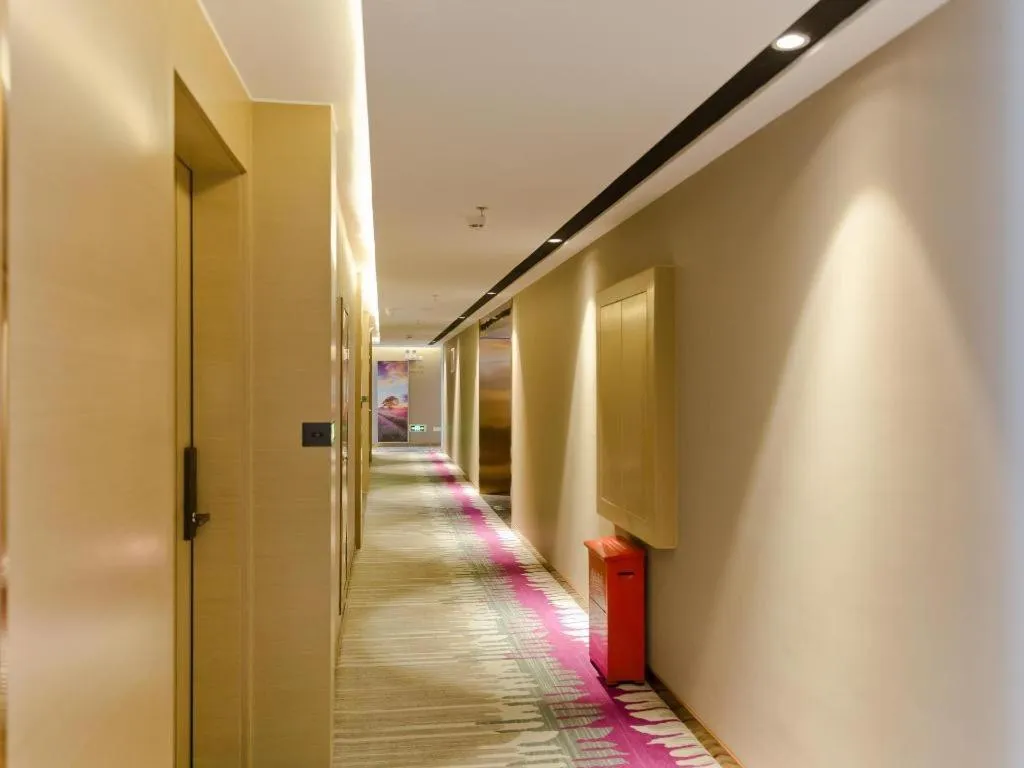 Lavande Hotel Shenzhen Dongmen Shuibeicuizhu Metro Station