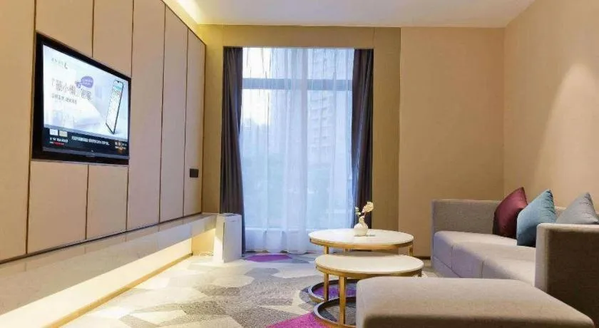 Lavande Hotel Shenzhen Dongmen Shuibeicuizhu Metro Station