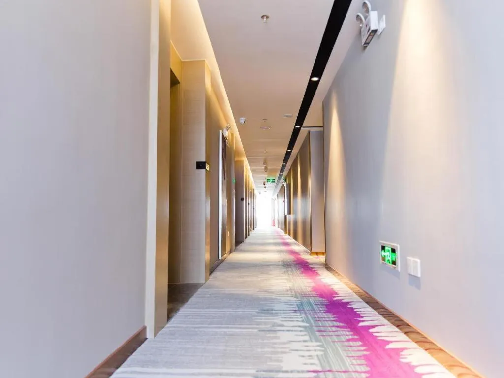 Lavande Hotel Shenzhen Dongmen Shuibeicuizhu Metro Station