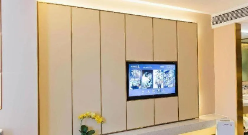 Lavande Hotel Shenzhen Dongmen Shuibeicuizhu Metro Station