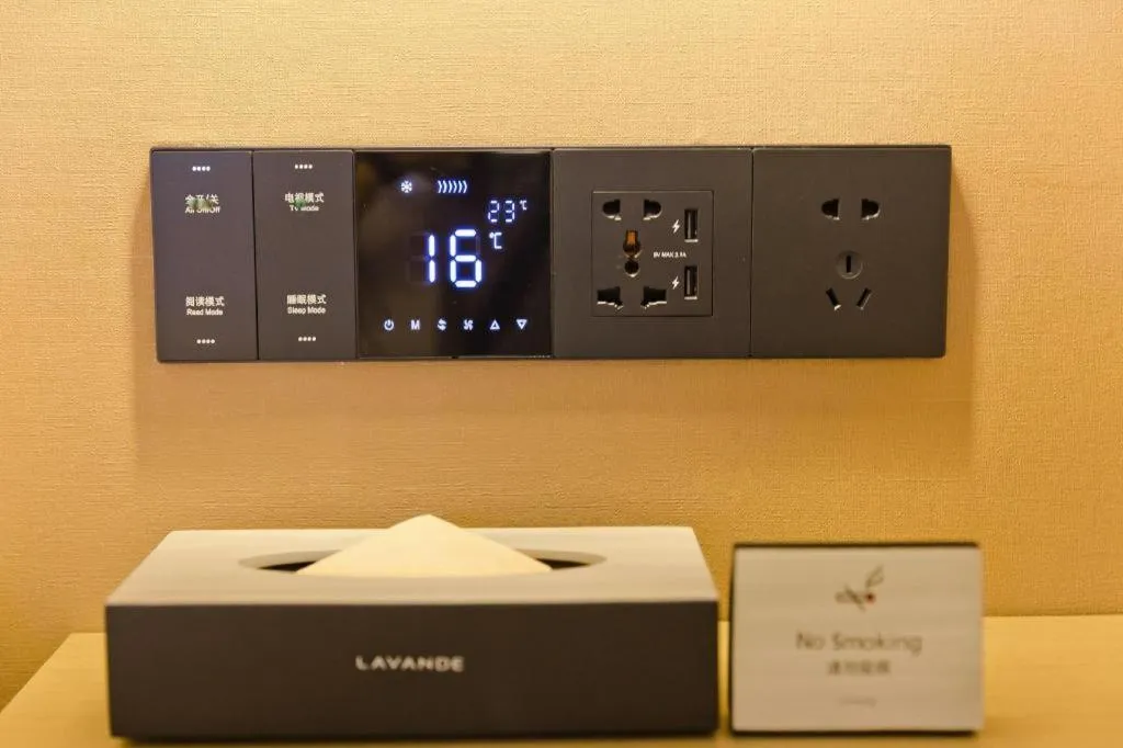 Lavande Hotel Shenzhen Dongmen Shuibeicuizhu Metro Station