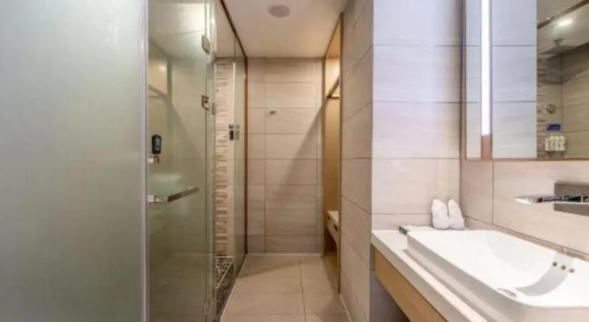 Lavande Hotel Shenzhen Dongmen Shuibeicuizhu Metro Station