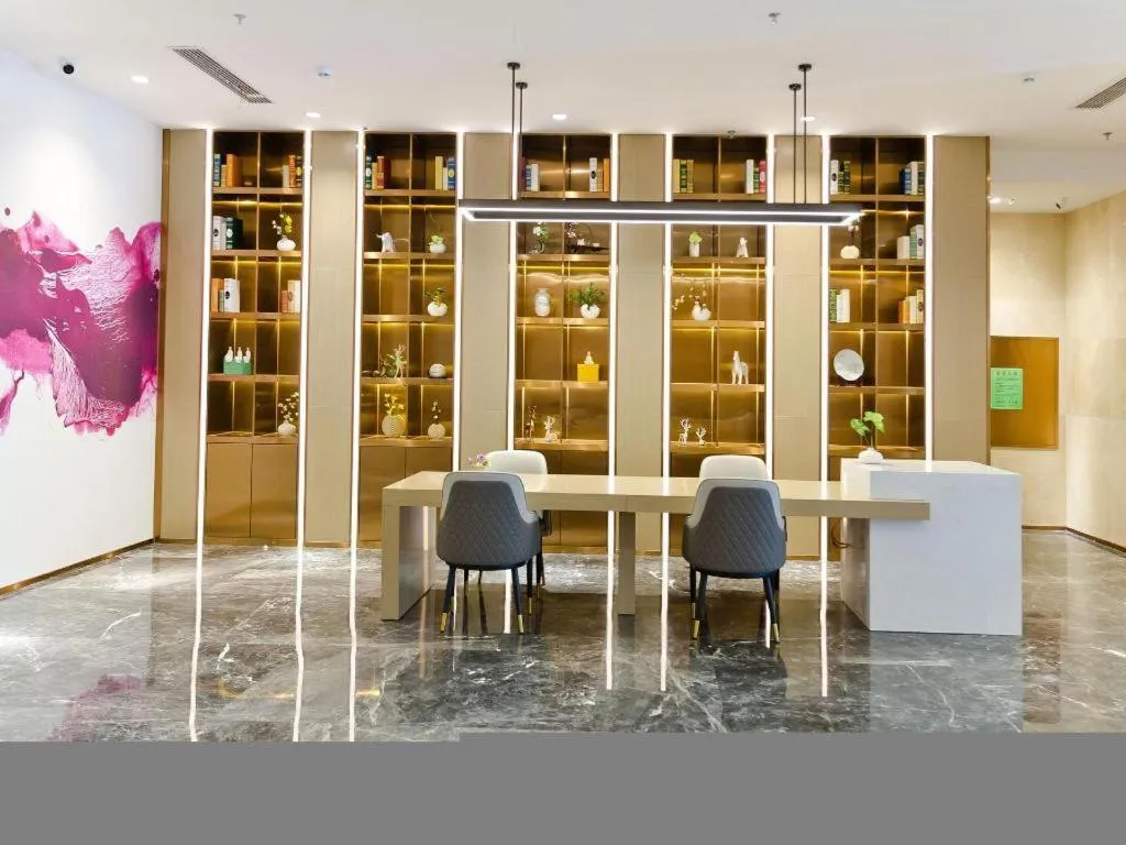 Lavande Hotel Shenzhen Dongmen Shuibeicuizhu Metro Station