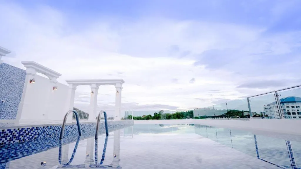 B2 Phuket Premier Hotel