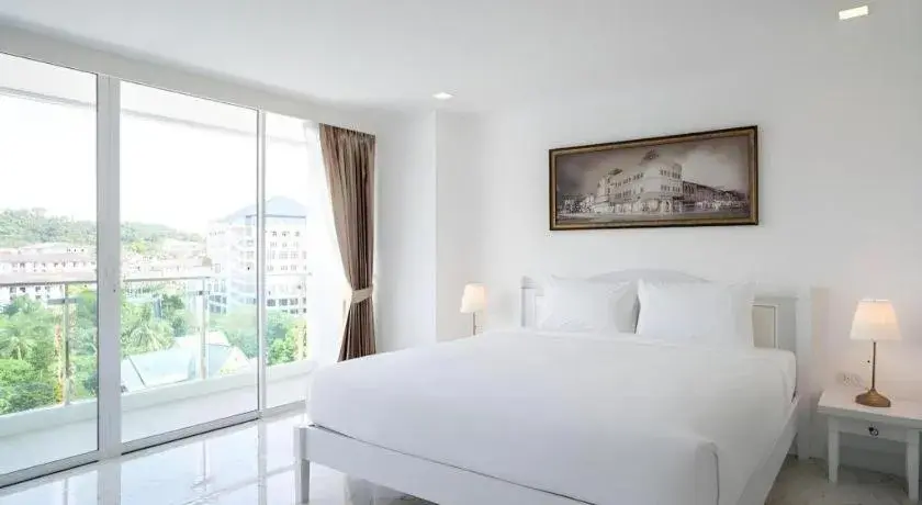 Bed in B2 Phuket Premier Hotel Bed in B2 Phuket Premier Hotel