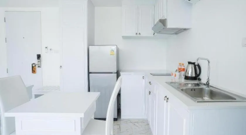 B2 Phuket Premier Hotel