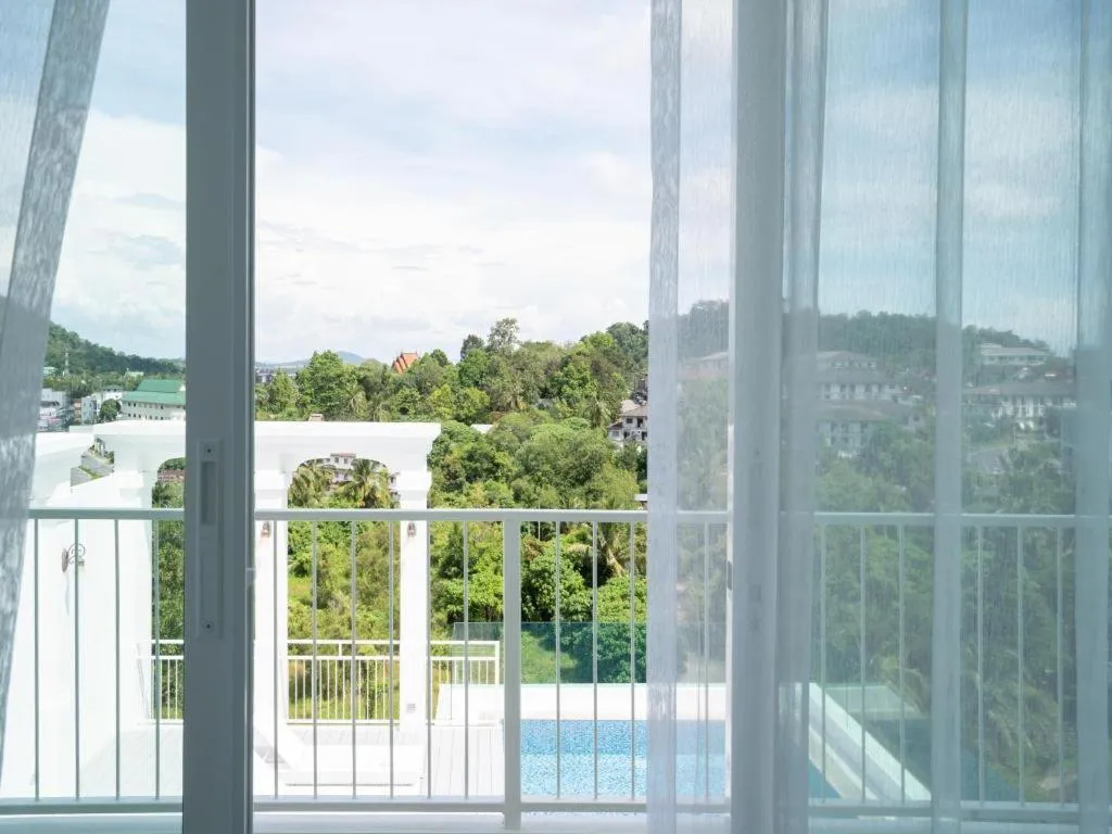 B2 Phuket Premier Hotel