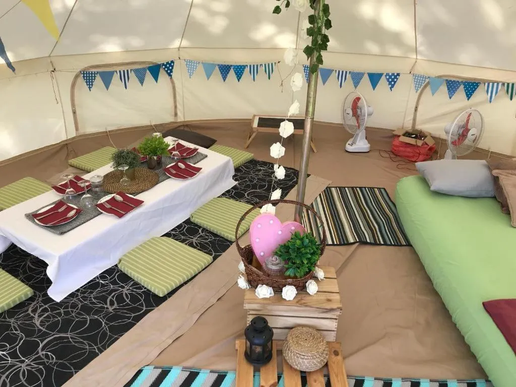Glamping kaki singapore-Standard medium bell tent