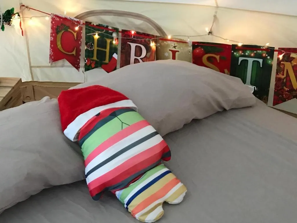 Bed in Glamping kaki singapore-Standard medium bell tent