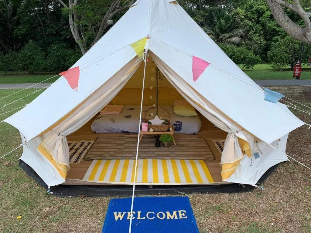 Glamping kaki singapore-Standard medium bell tent