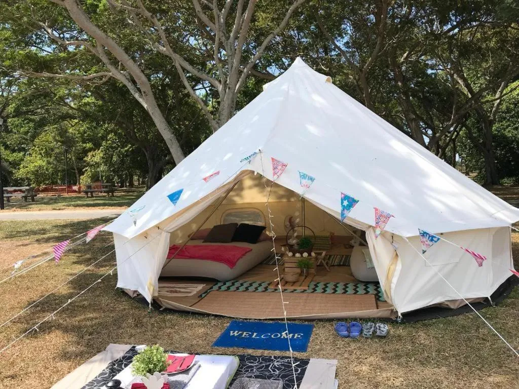 Glamping kaki singapore-Standard medium bell tent