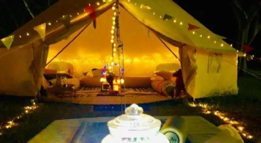 Glamping kaki singapore-Standard medium bell tent