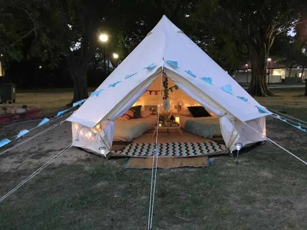 Glamping kaki singapore-Standard medium bell tent Glamping kaki singapore-Standard medium bell tent