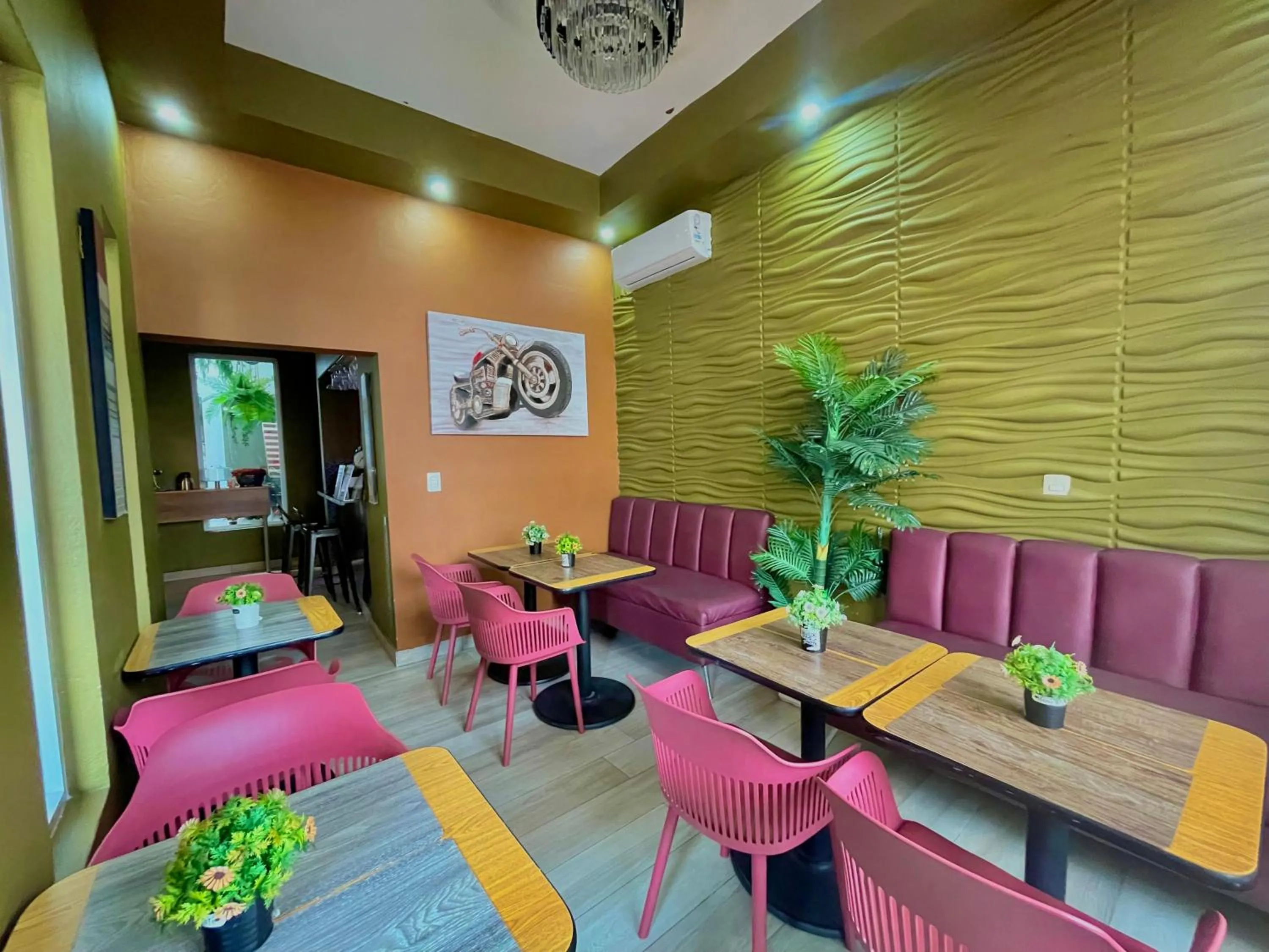 Restaurant/places to eat in RIG Puerto Malecón