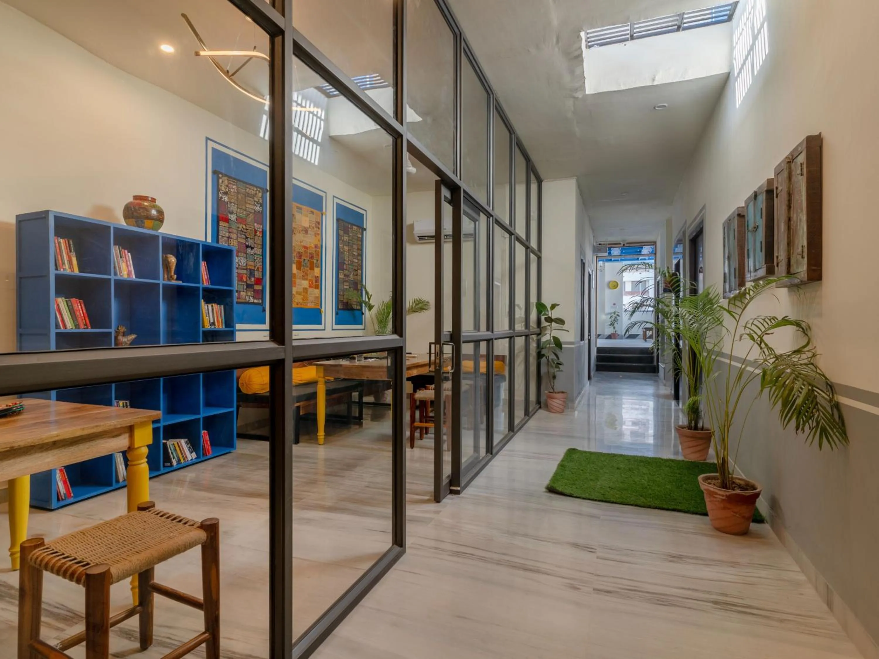 Library in The Hosteller Jodhpur