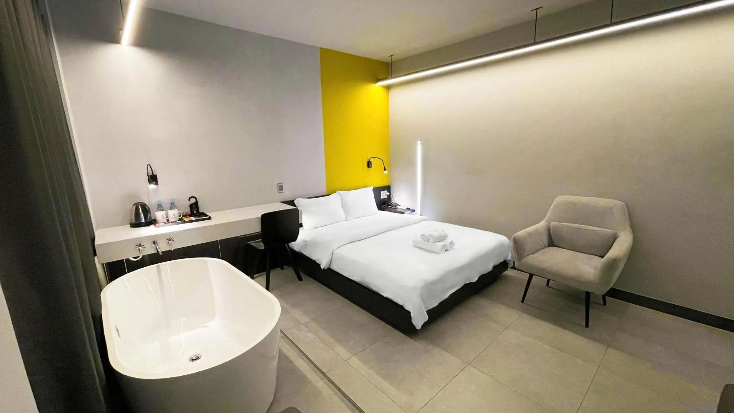 Bedroom, Bed in A In Hotel Atistar