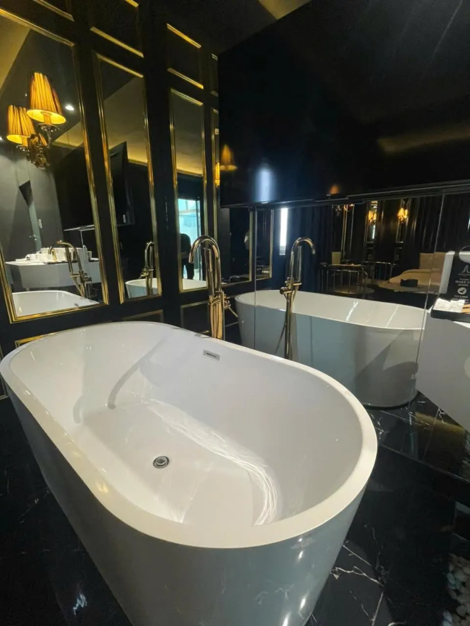 Hot Tub in A In Hotel Atistar