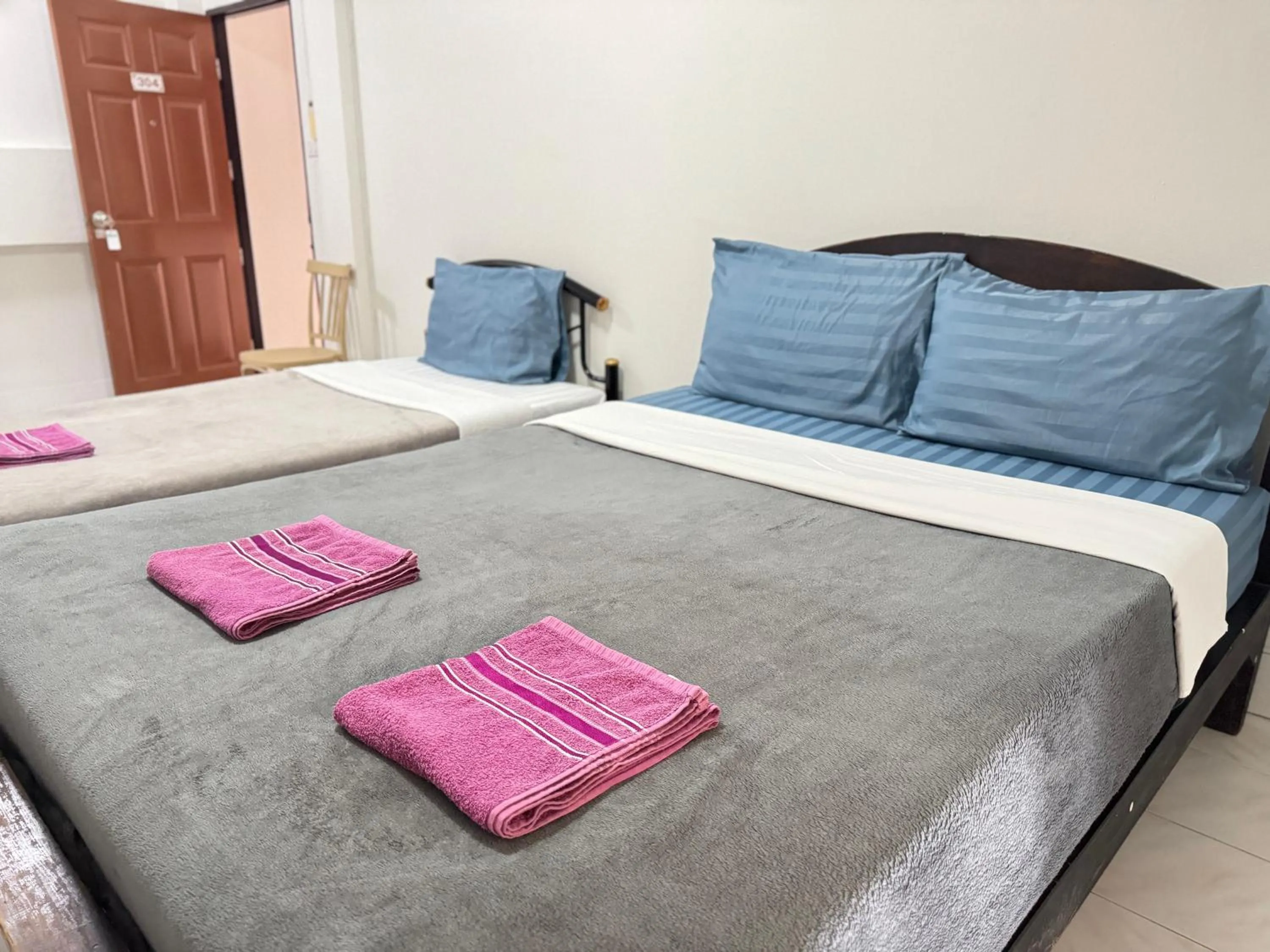 Bedroom, Bed in Collection O Centre Place