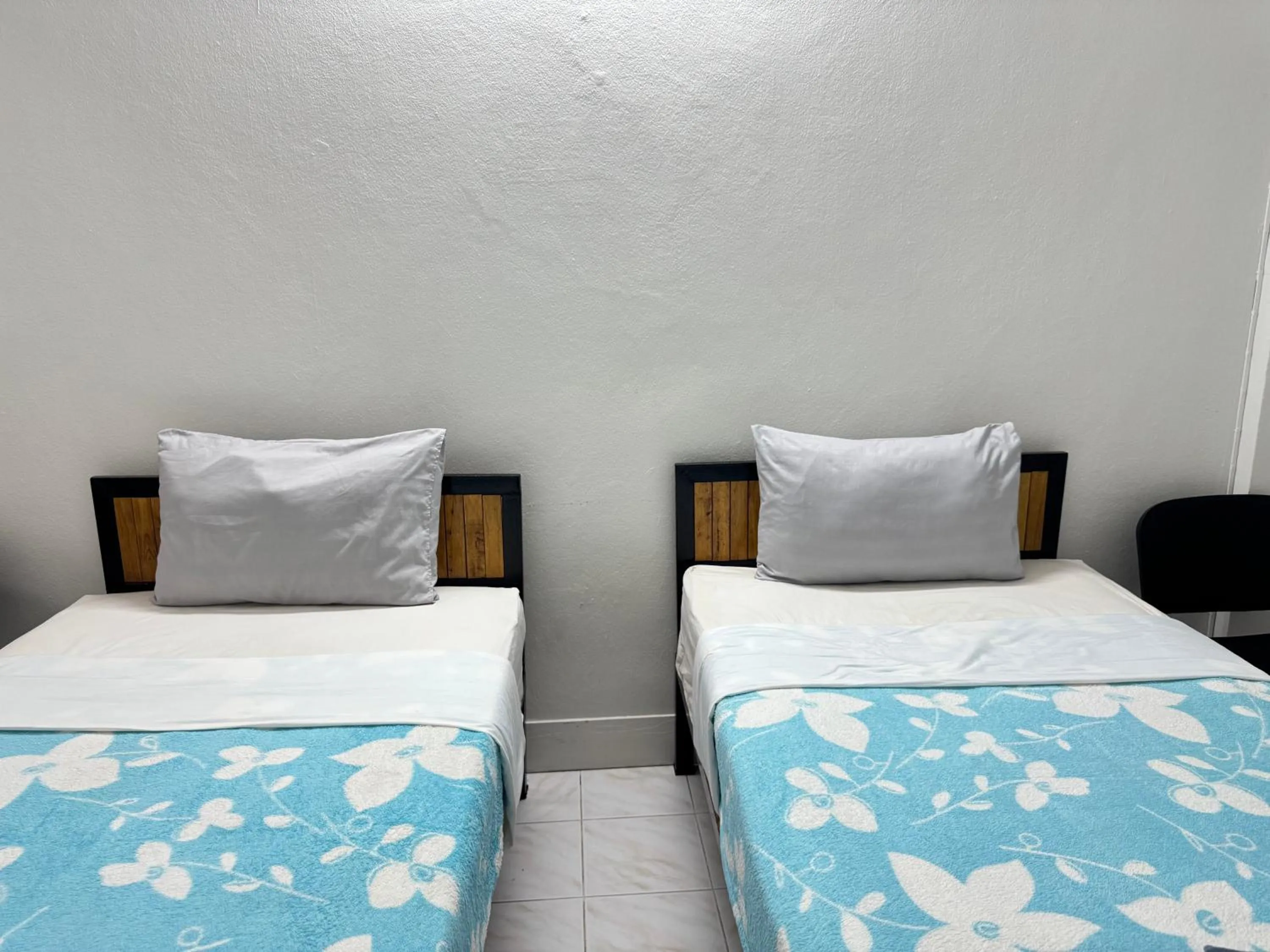 Bedroom, Bed in Collection O Centre Place