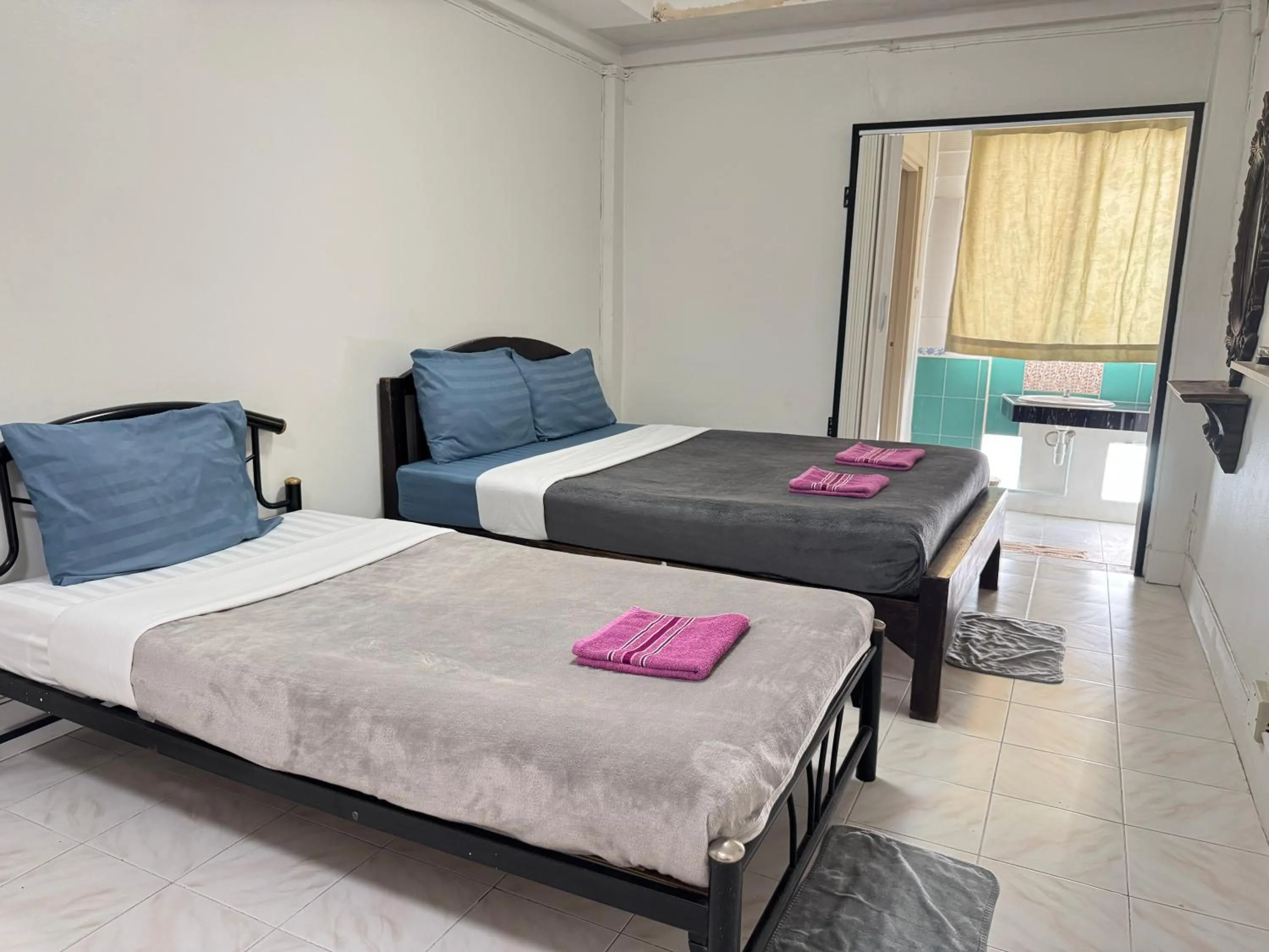 Bedroom, Bed in Collection O Centre Place