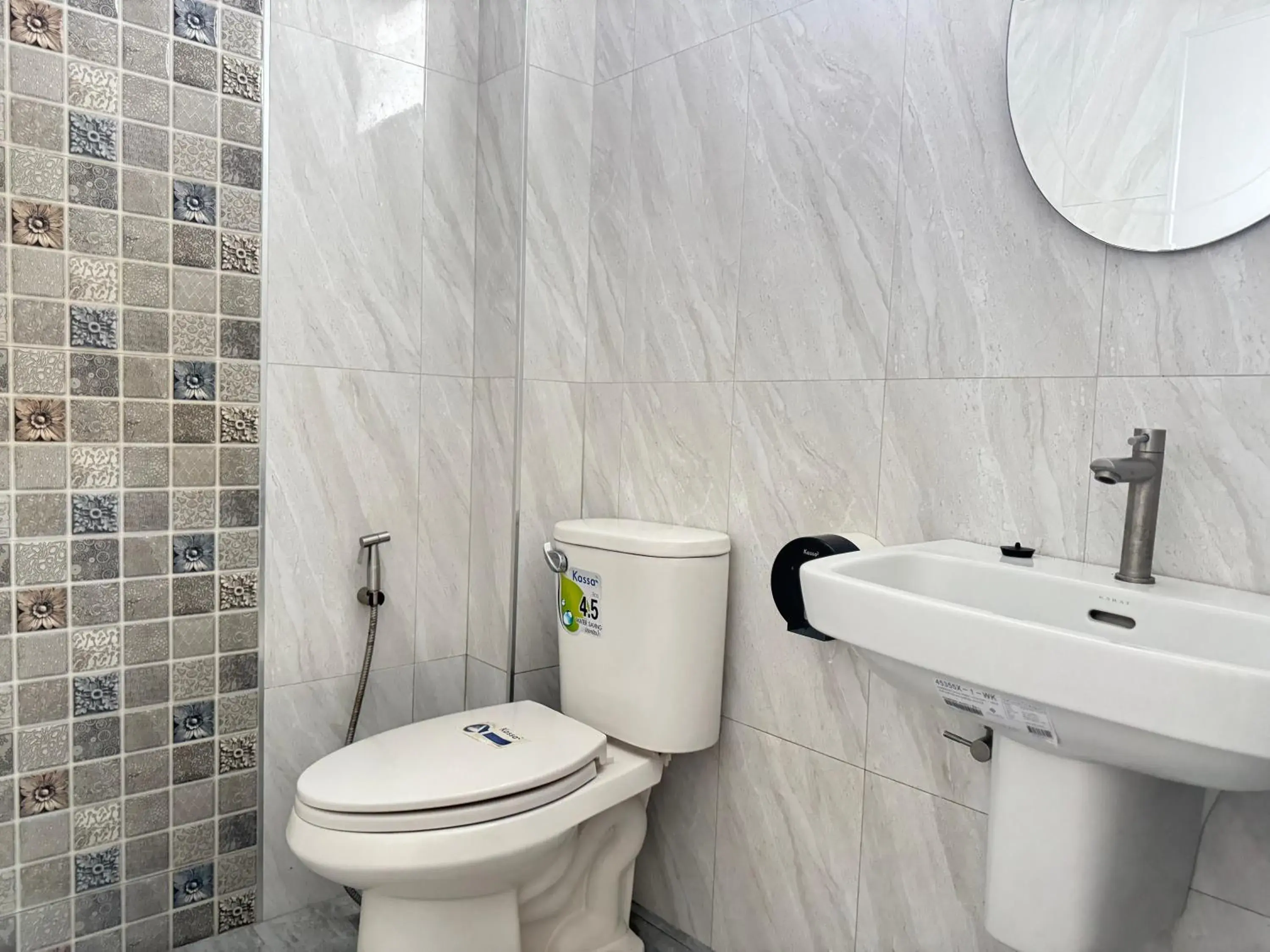 Bathroom in Collection O Centre Place Bathroom in Collection O Centre Place