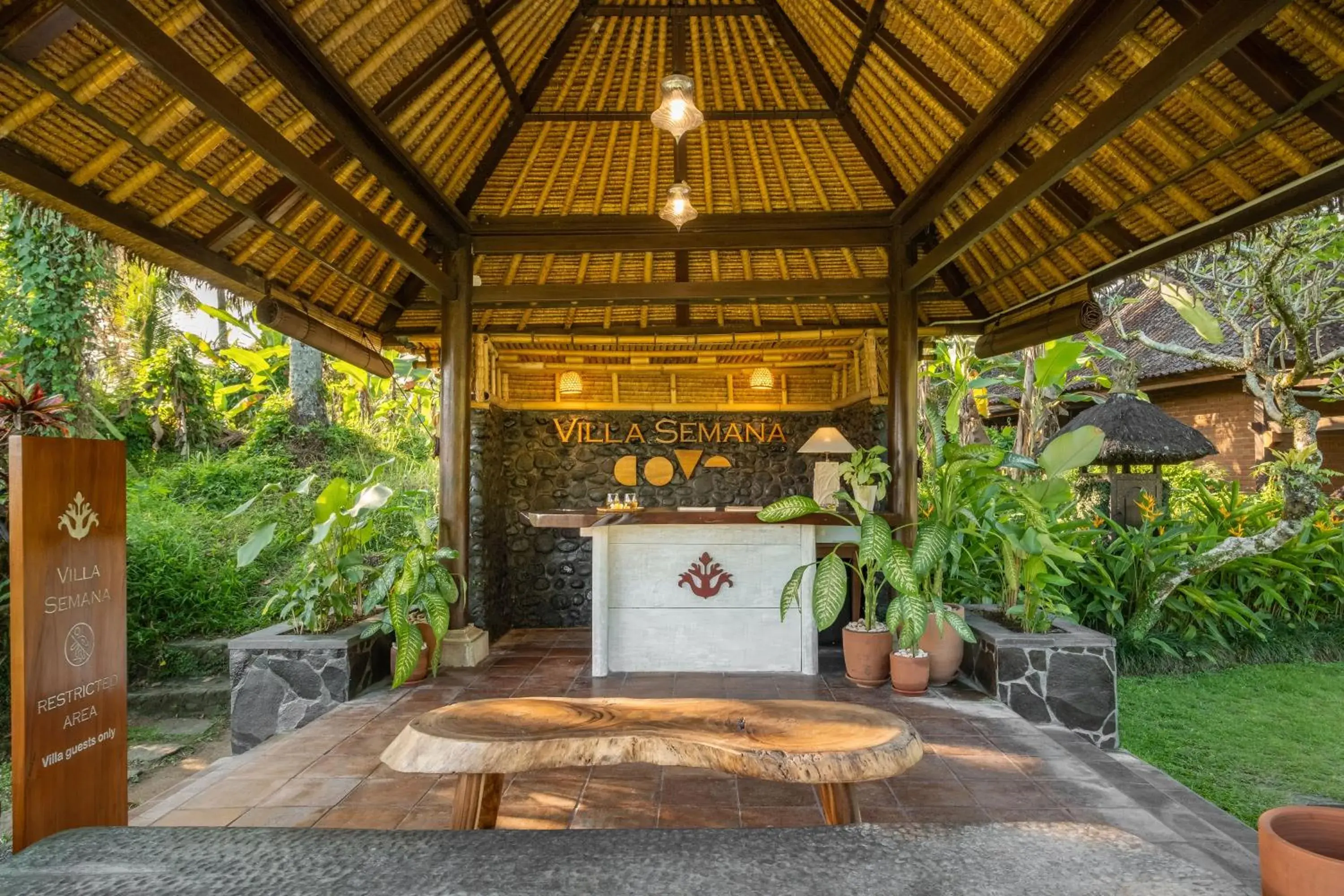 Lobby or reception in Semana Residences by Cove Lobby or reception in Semana Residences by Cove