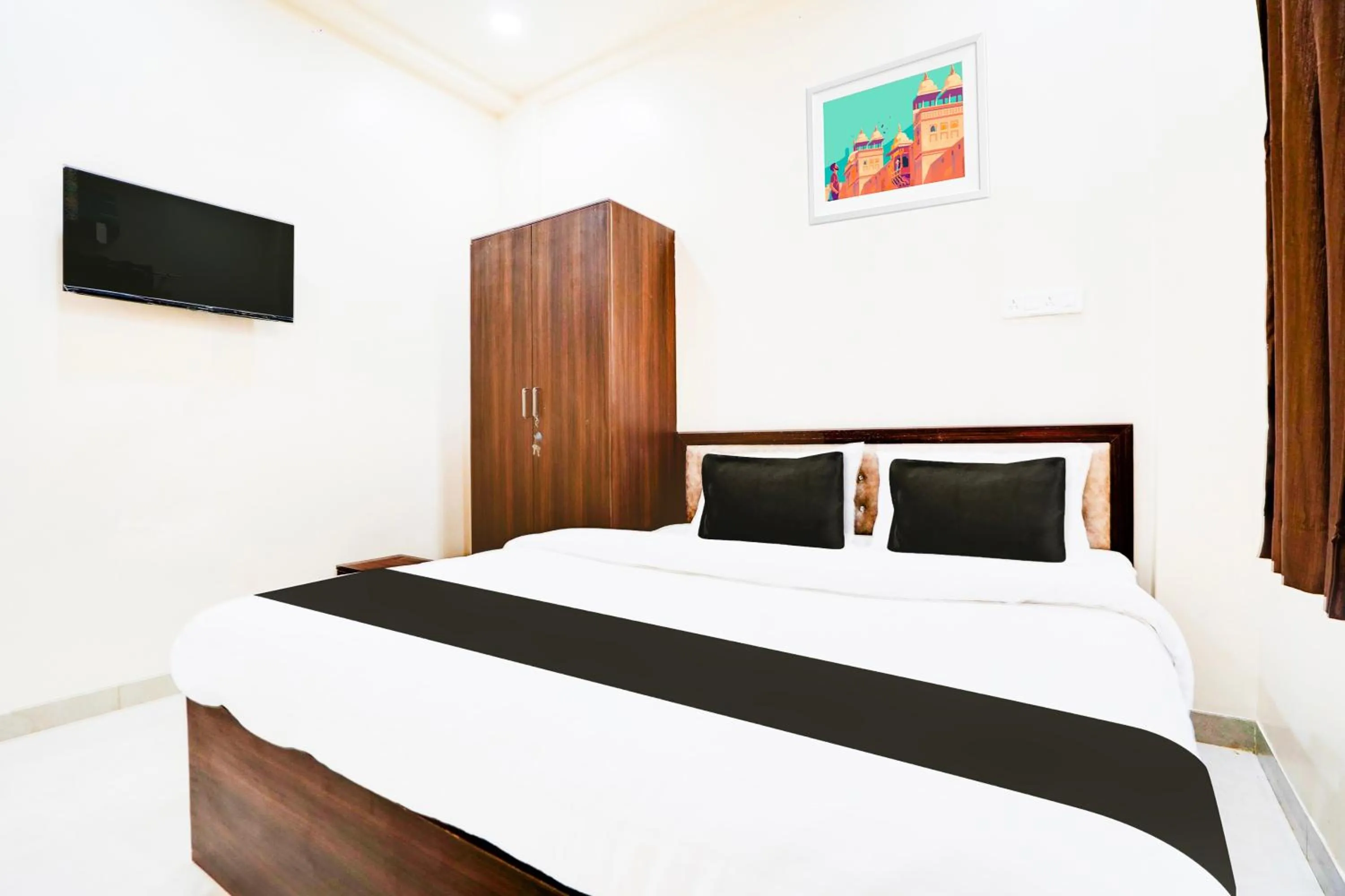 Bedroom, Bed in Hotel O UTS STAY IN