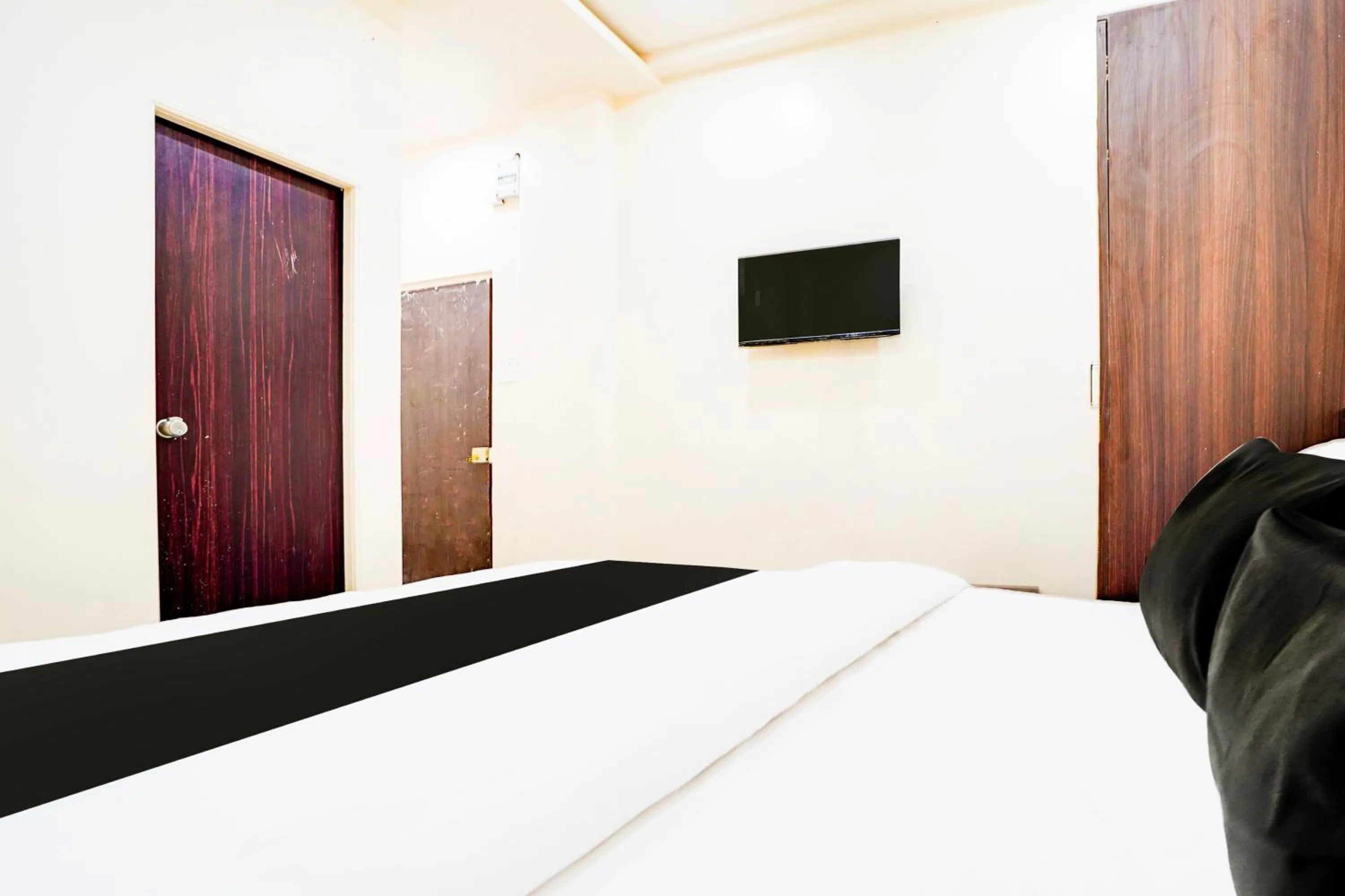 Bedroom, Bed in Hotel O UTS STAY IN