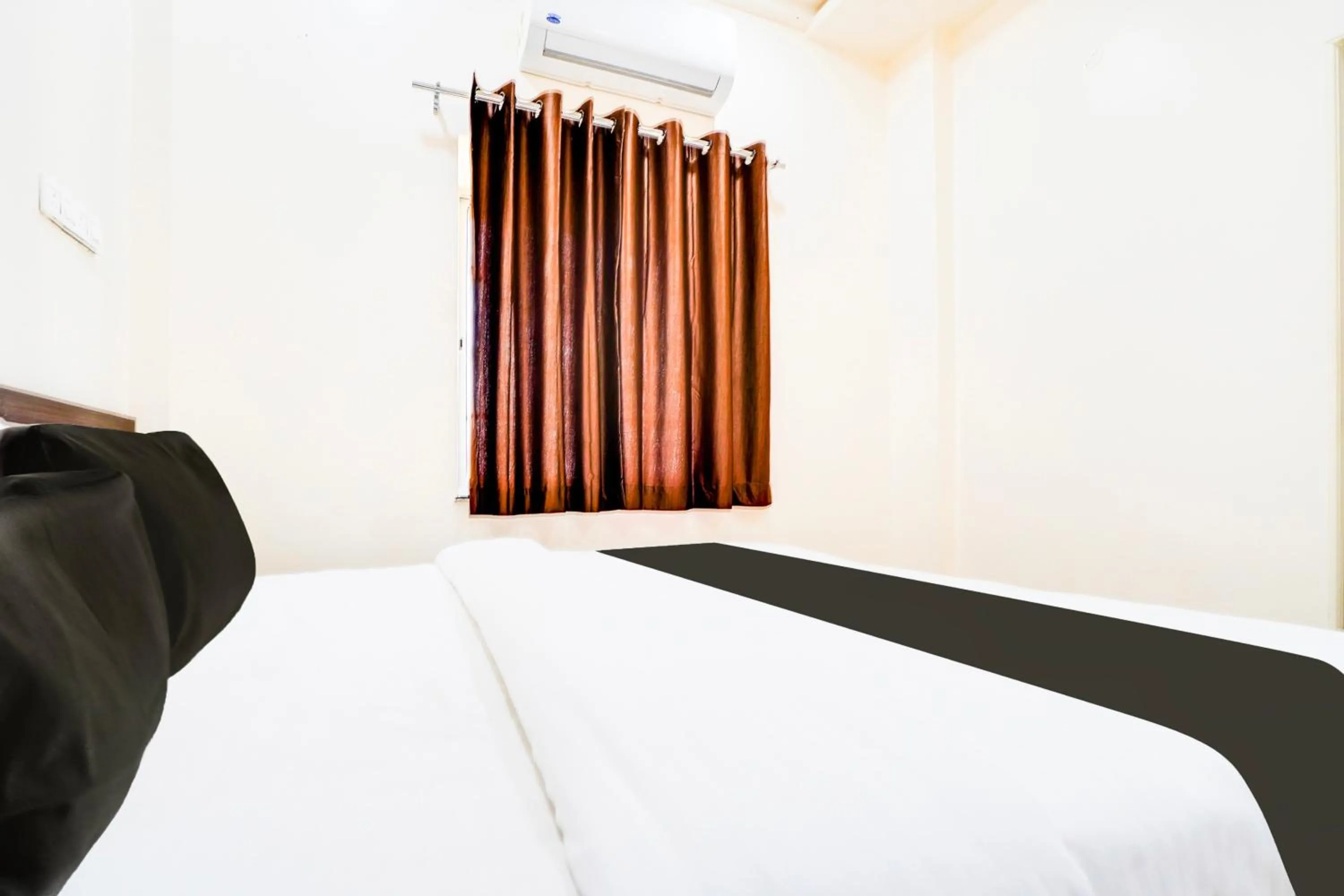 Bedroom, Bed in Hotel O UTS STAY IN