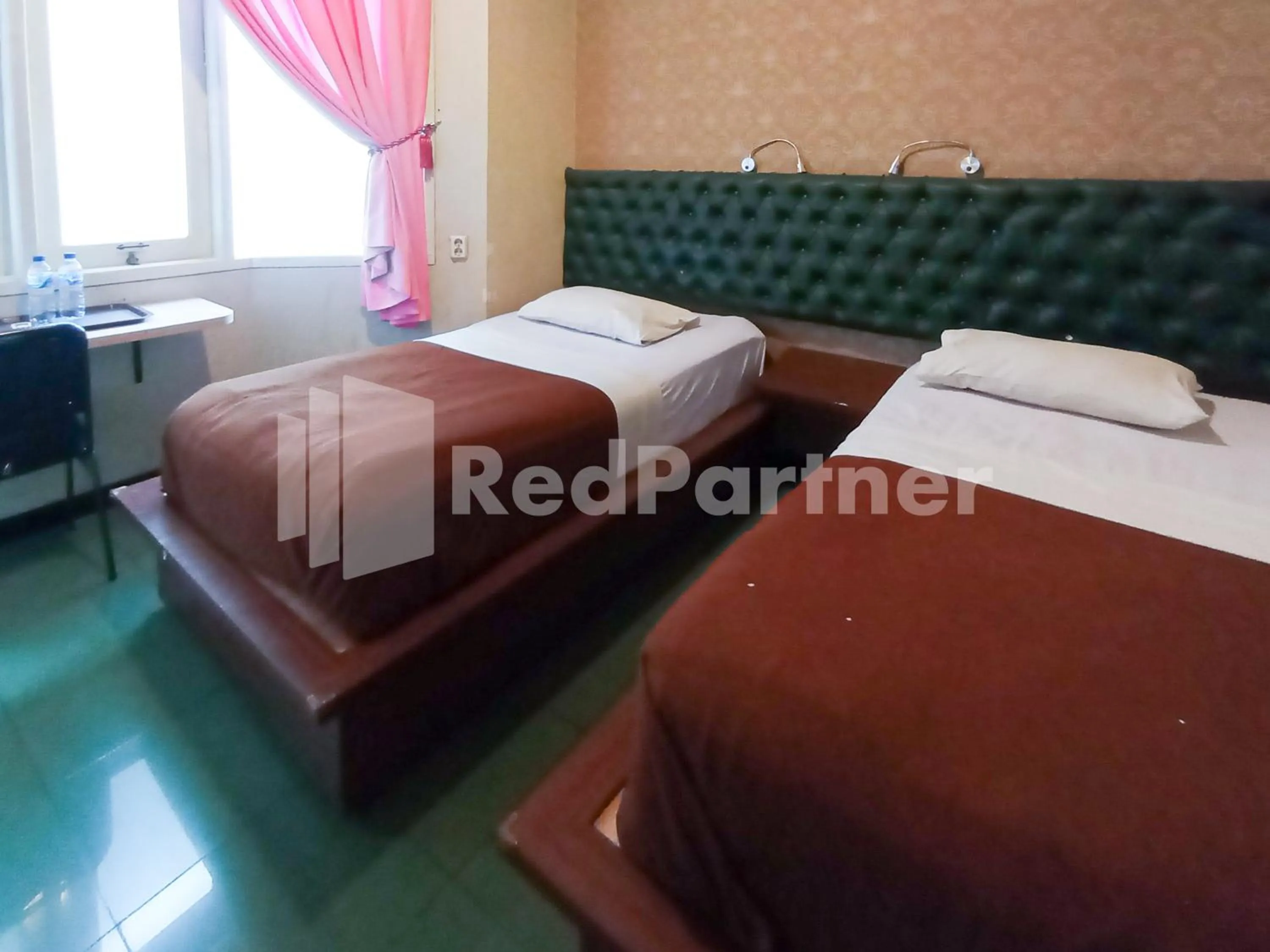 Bedroom, Bed in Nillo Hotel Kebumen Mitra RedDoorz