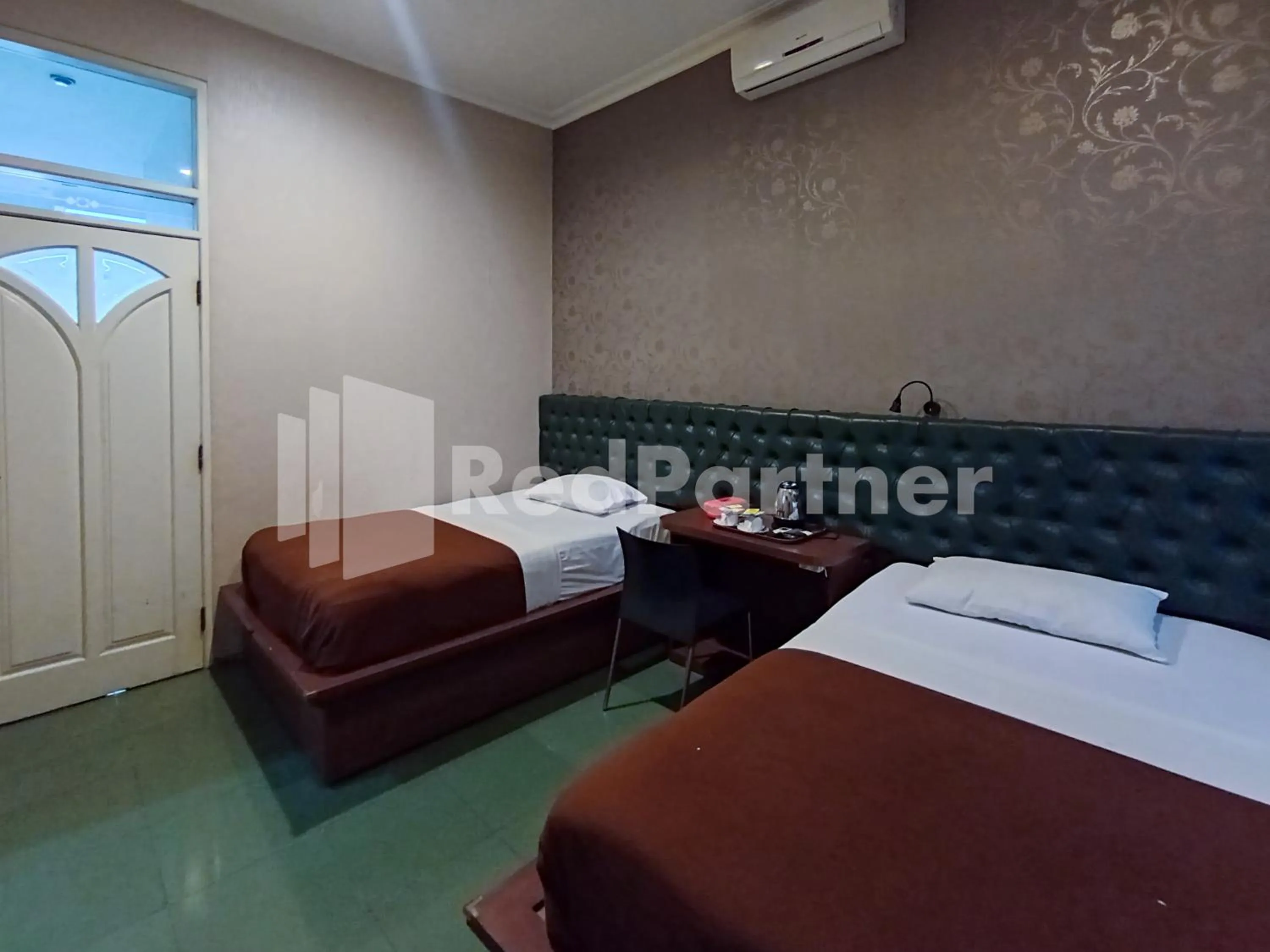 Bedroom, Bed in Nillo Hotel Kebumen Mitra RedDoorz