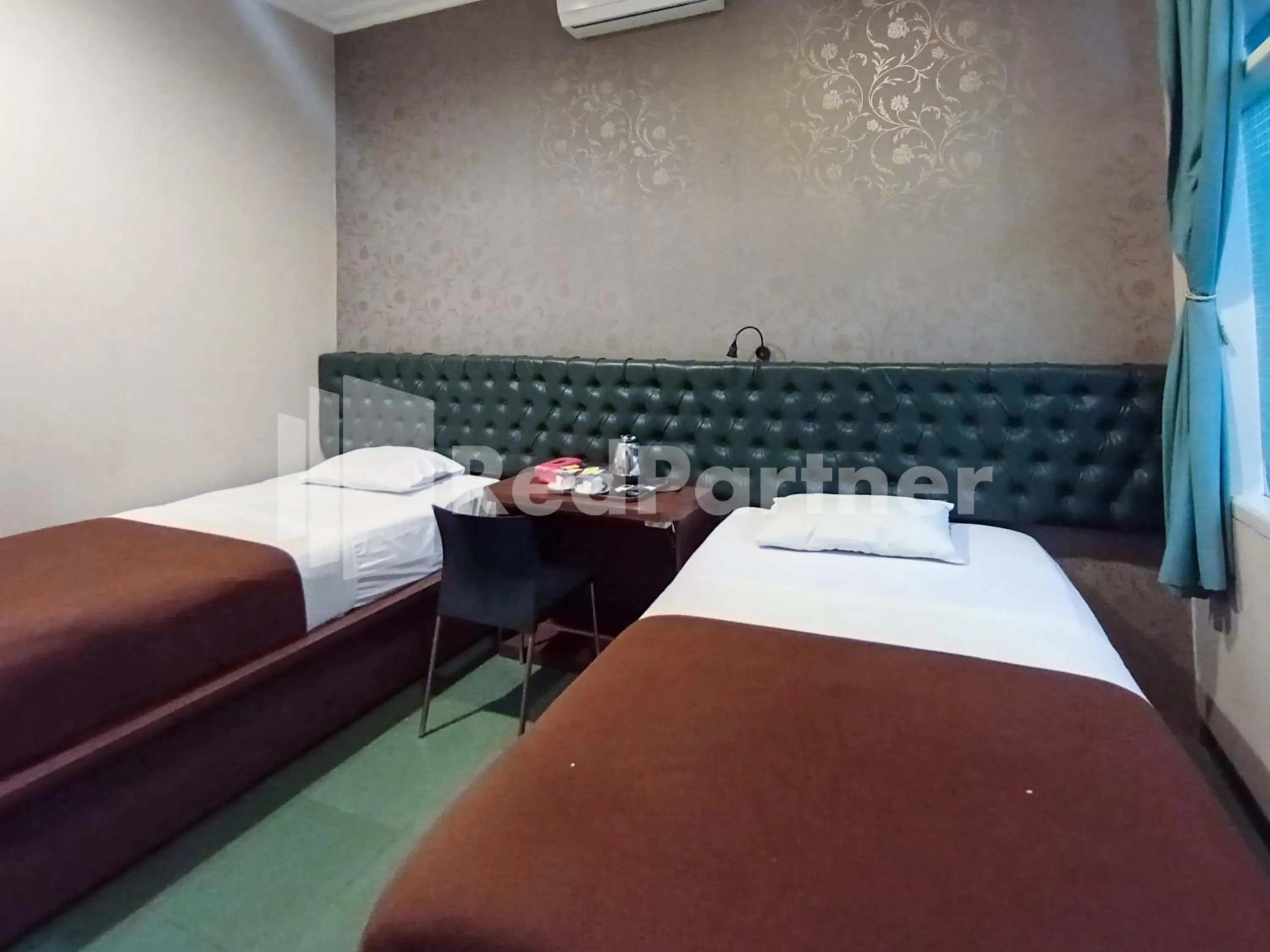 Bedroom, Bed in Nillo Hotel Kebumen Mitra RedDoorz